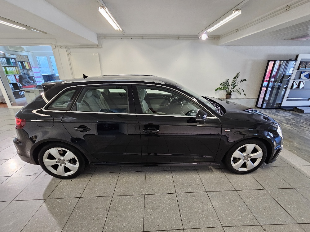 AUDI A3 Sportback 1.8 TFSI Ambiente quattro S-tronic-image-3