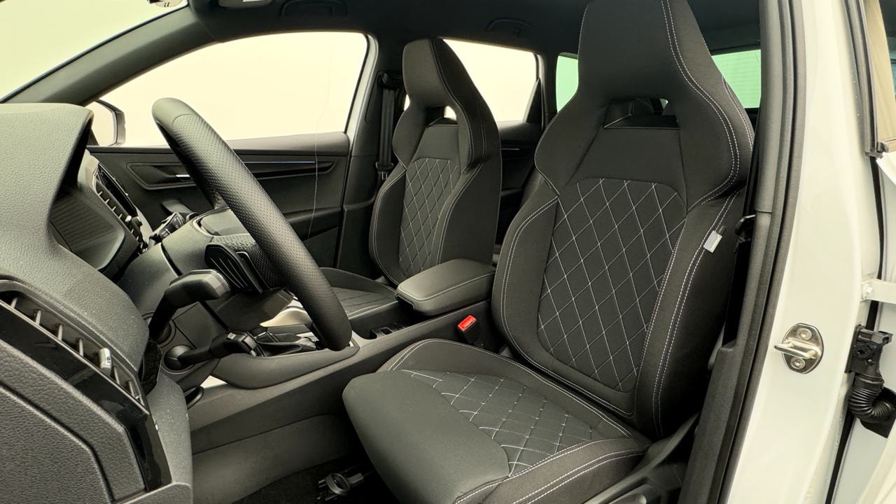 SKODA Karoq 2.0 TSI SportLine 4x4 DSG-image-4