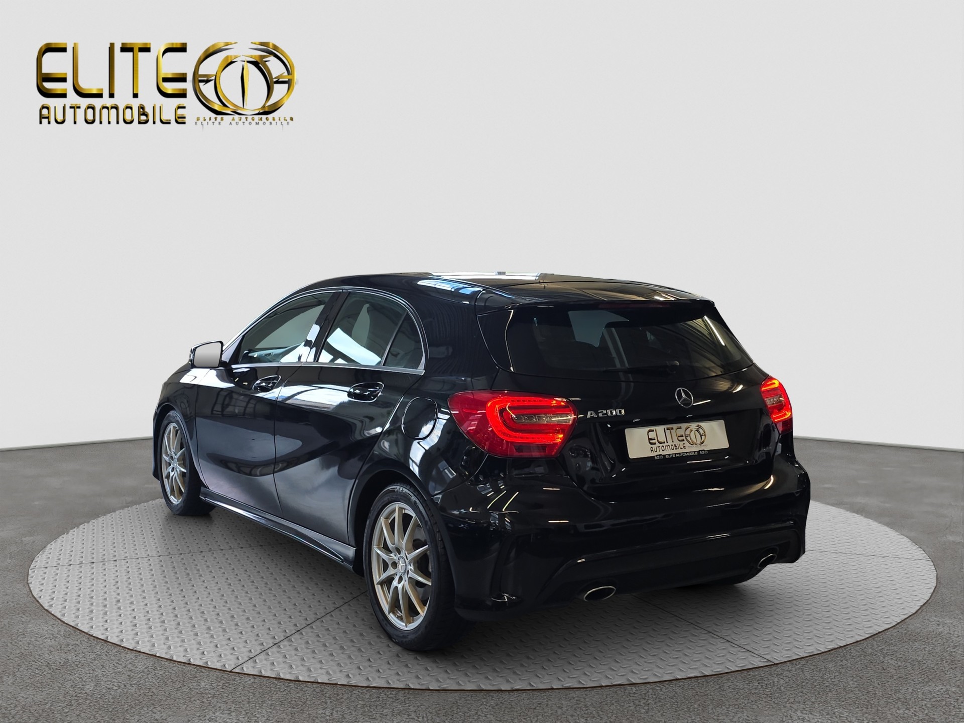 MERCEDES-BENZ A 200 AMG Line 7G-DCT-image-5
