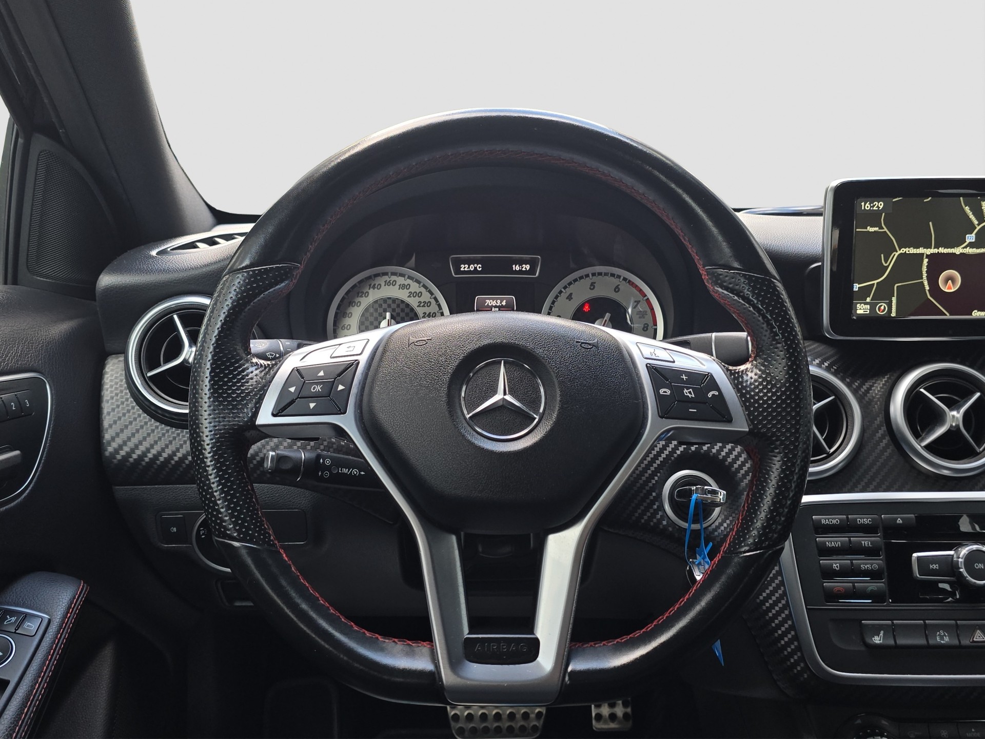 MERCEDES-BENZ A 200 AMG Line 7G-DCT-image-12