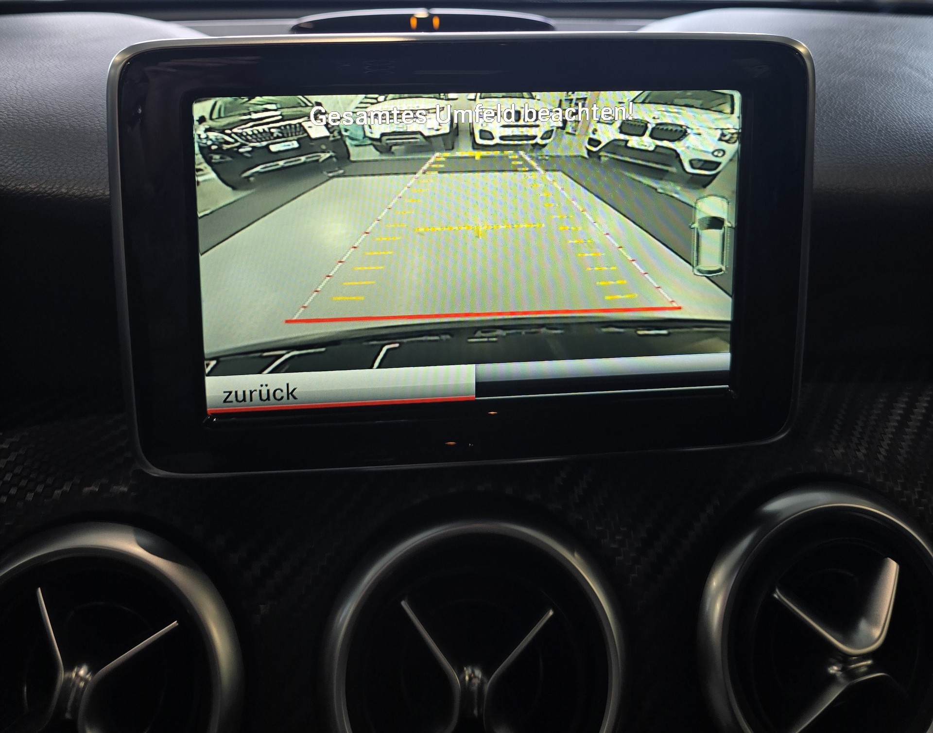 MERCEDES-BENZ A 200 AMG Line 7G-DCT-image-16