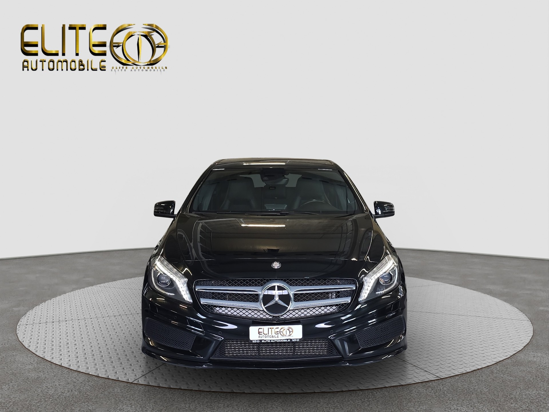MERCEDES-BENZ A 200 AMG Line 7G-DCT-showroom-element-1