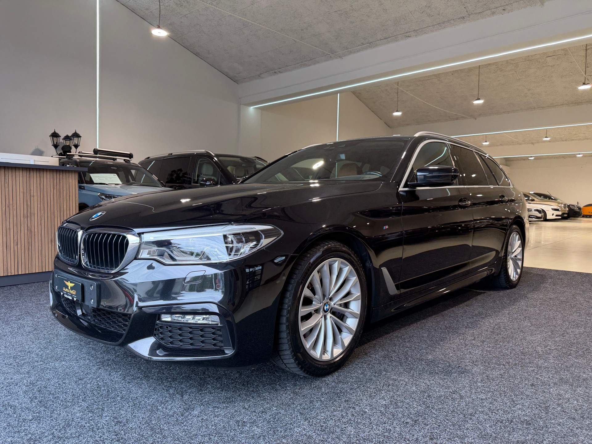 BMW 530i Touring Steptronic-image-1