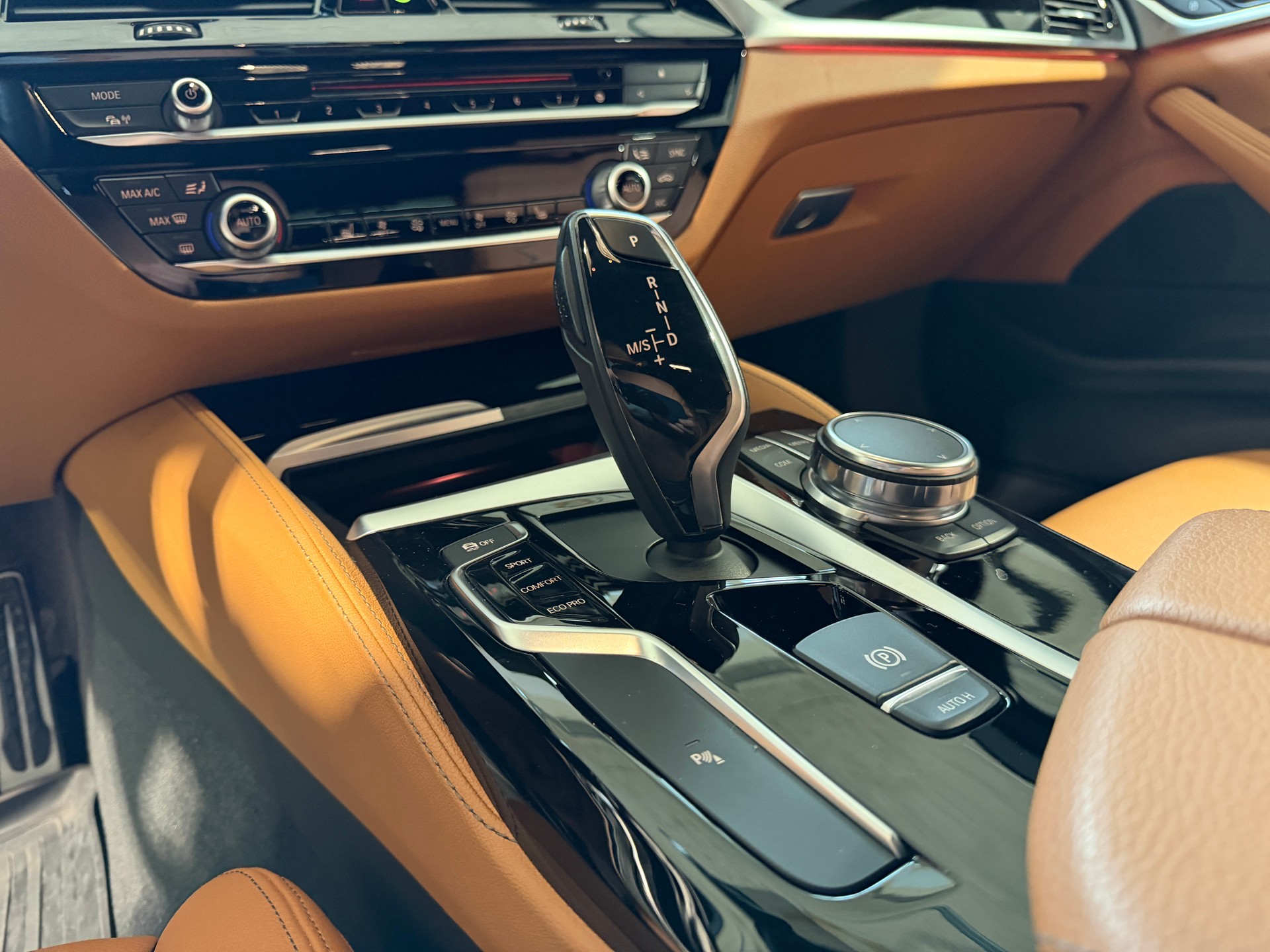 BMW 530i Touring Steptronic-image-15