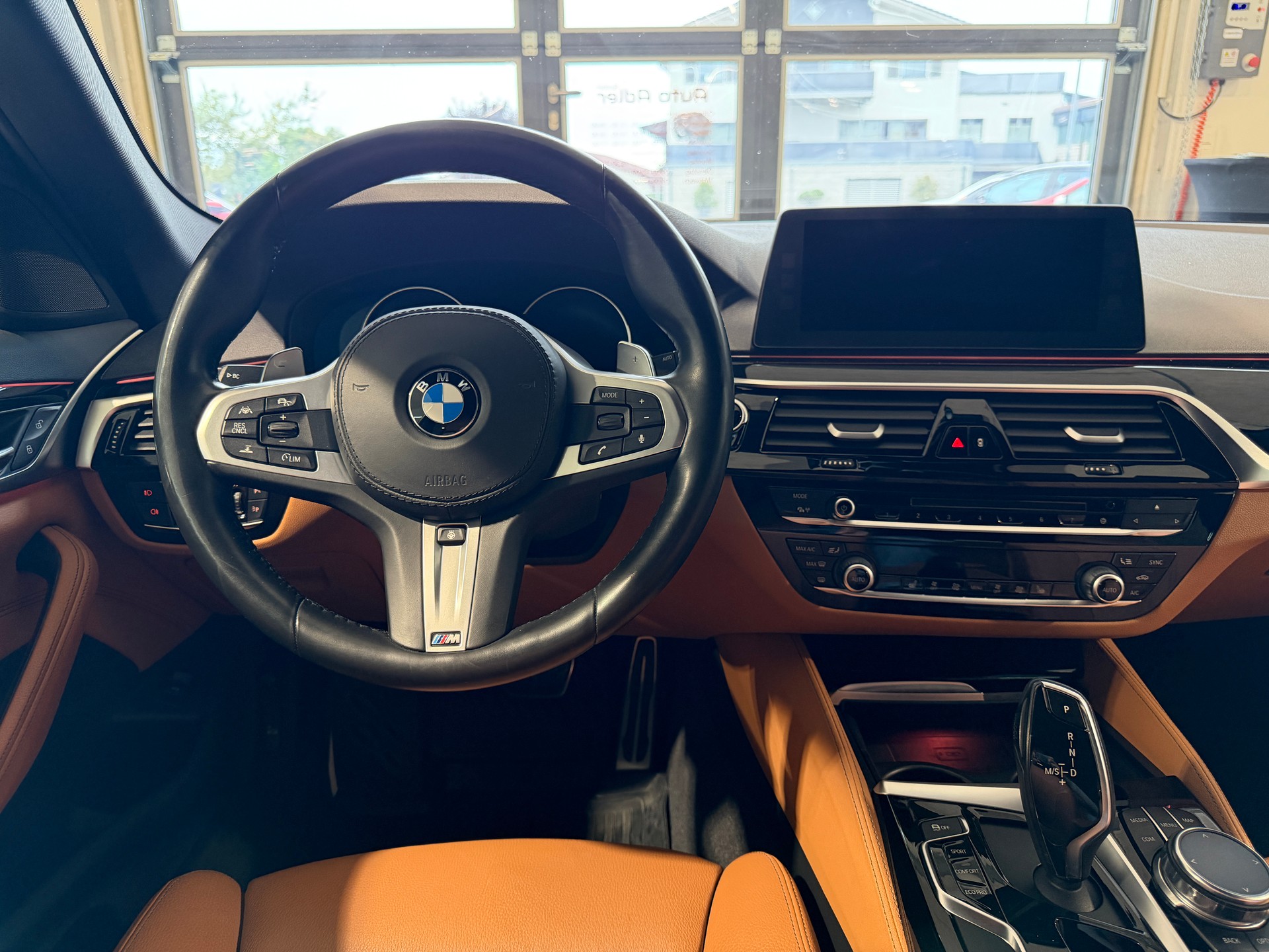 BMW 530i Touring Steptronic-image-10