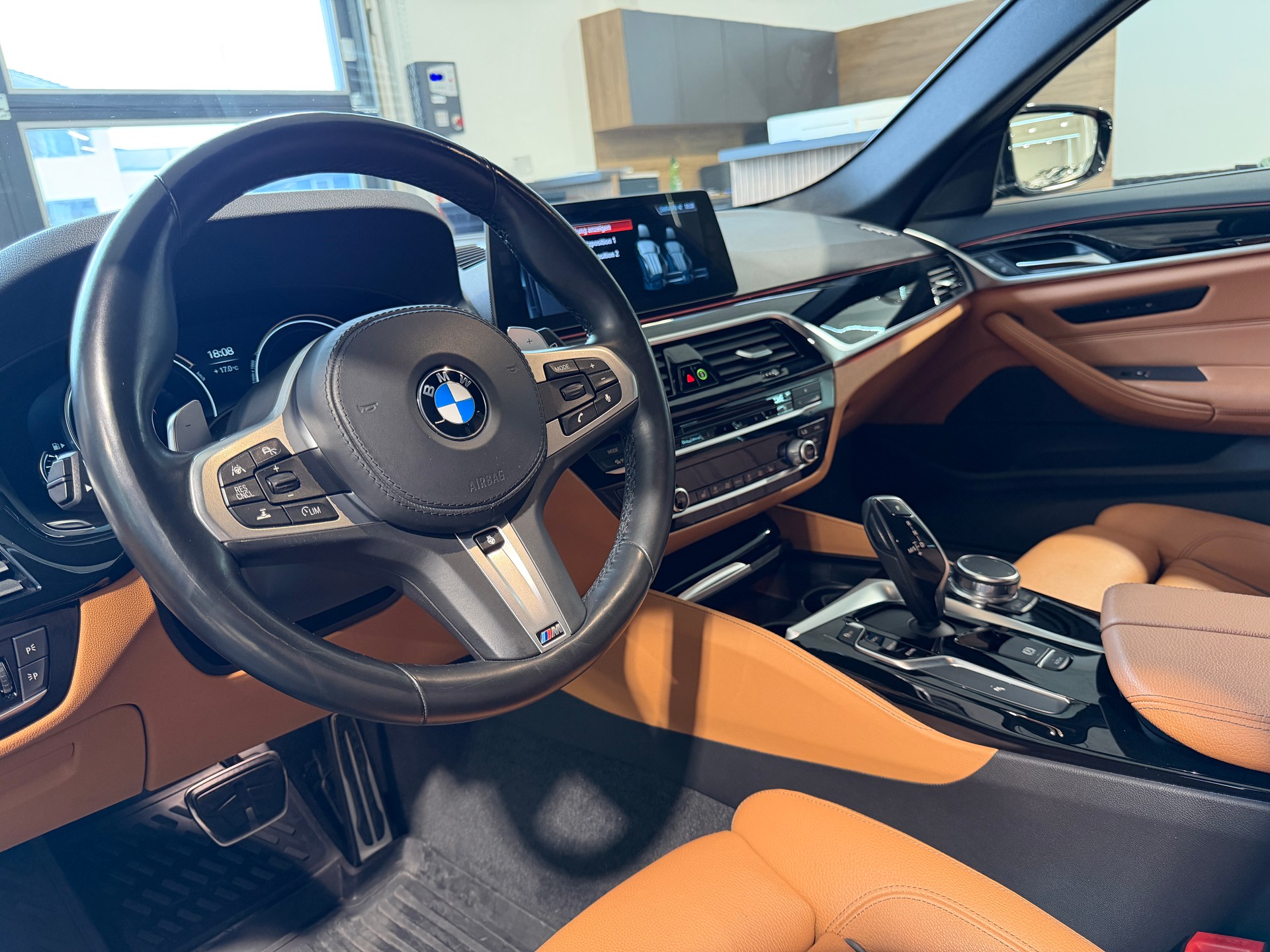 BMW 530i Touring Steptronic-image-14
