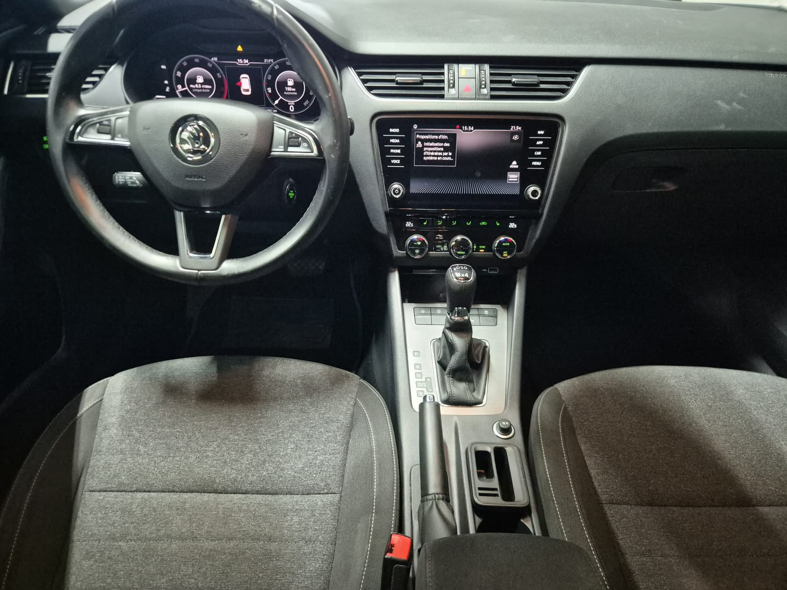 SKODA Octavia Combi 2.0 TSI Style 4x4 DSG-image-6