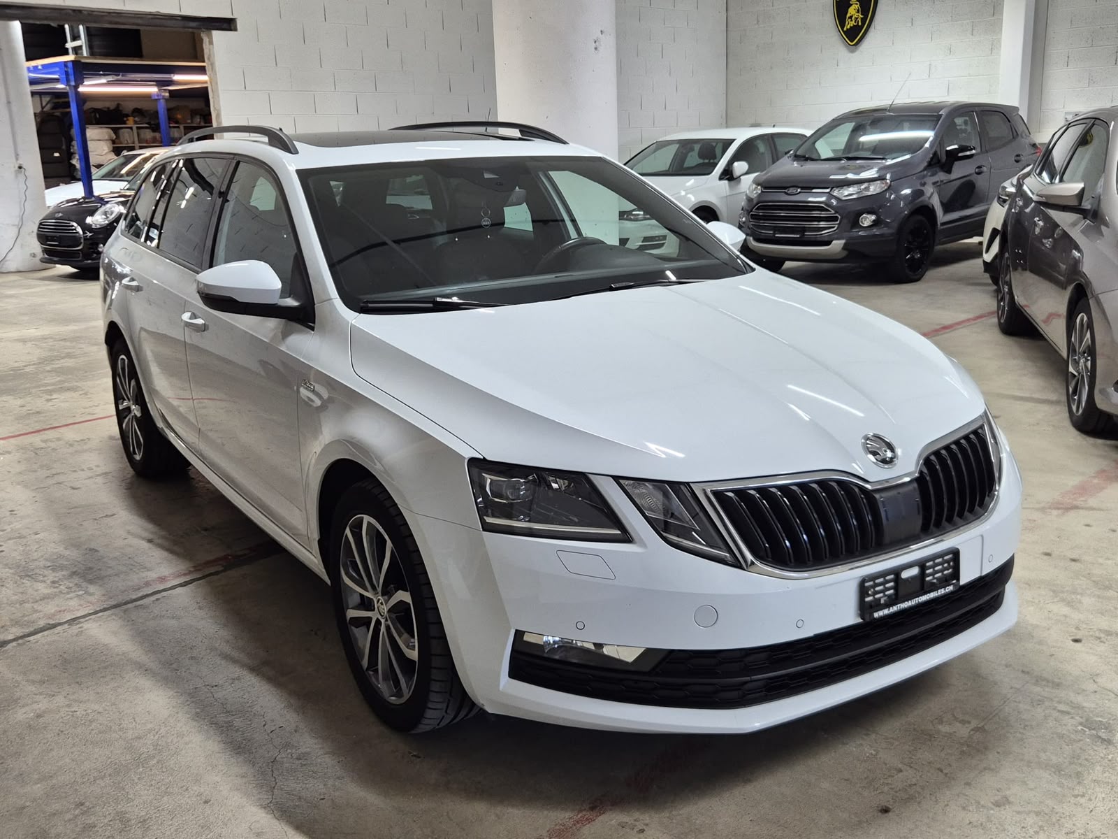 SKODA Octavia Combi 2.0 TSI Style 4x4 DSG-image-2