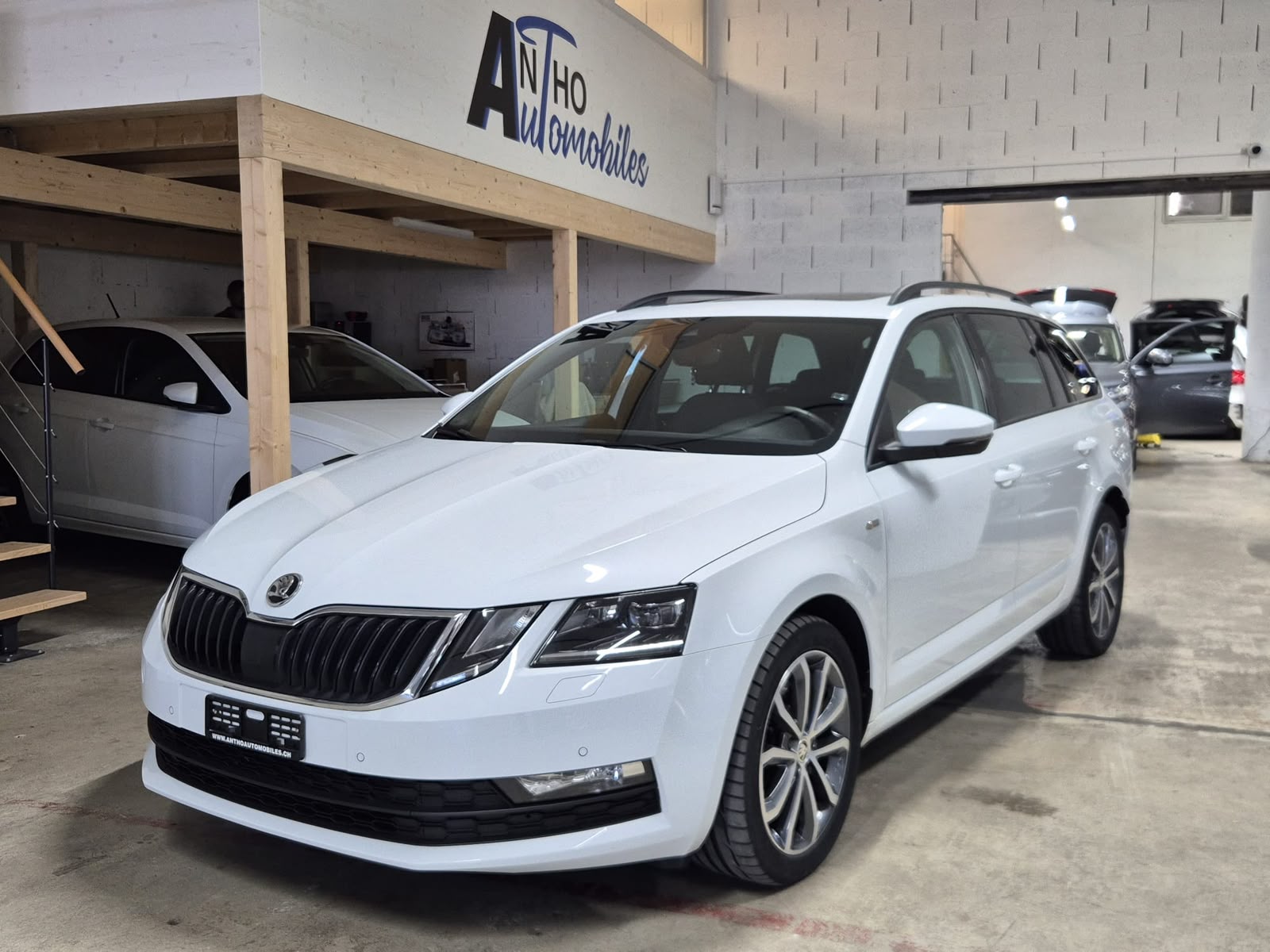 SKODA Octavia Combi 2.0 TSI Style 4x4 DSG-image-0