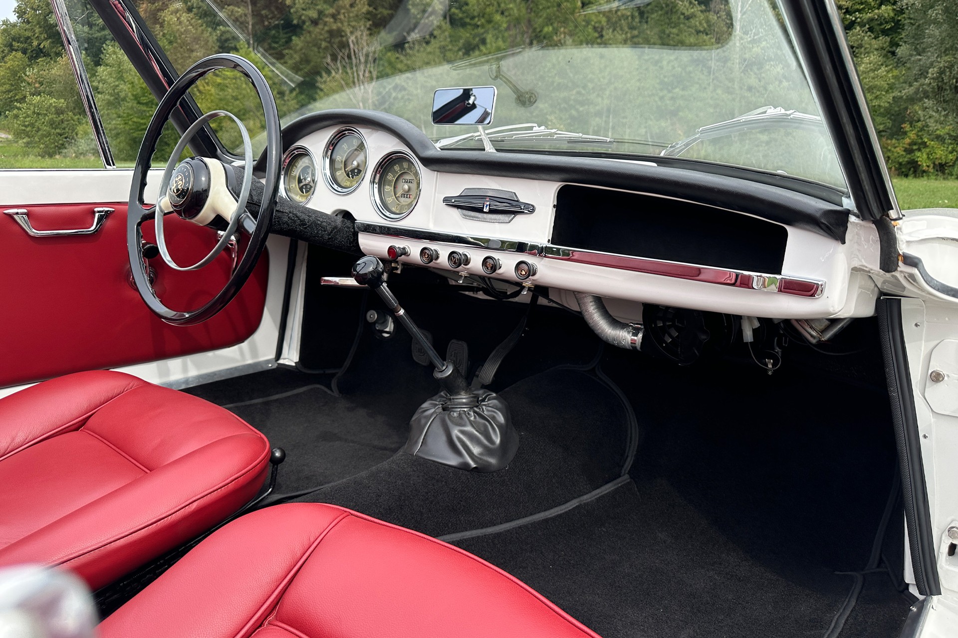 ALFA ROMEO Giulietta Spider-image-11