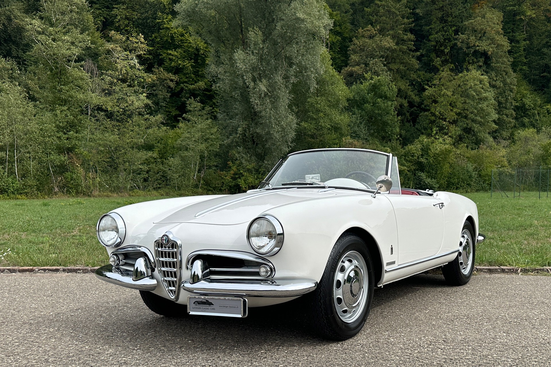 ALFA ROMEO Giulietta Spider-image-1