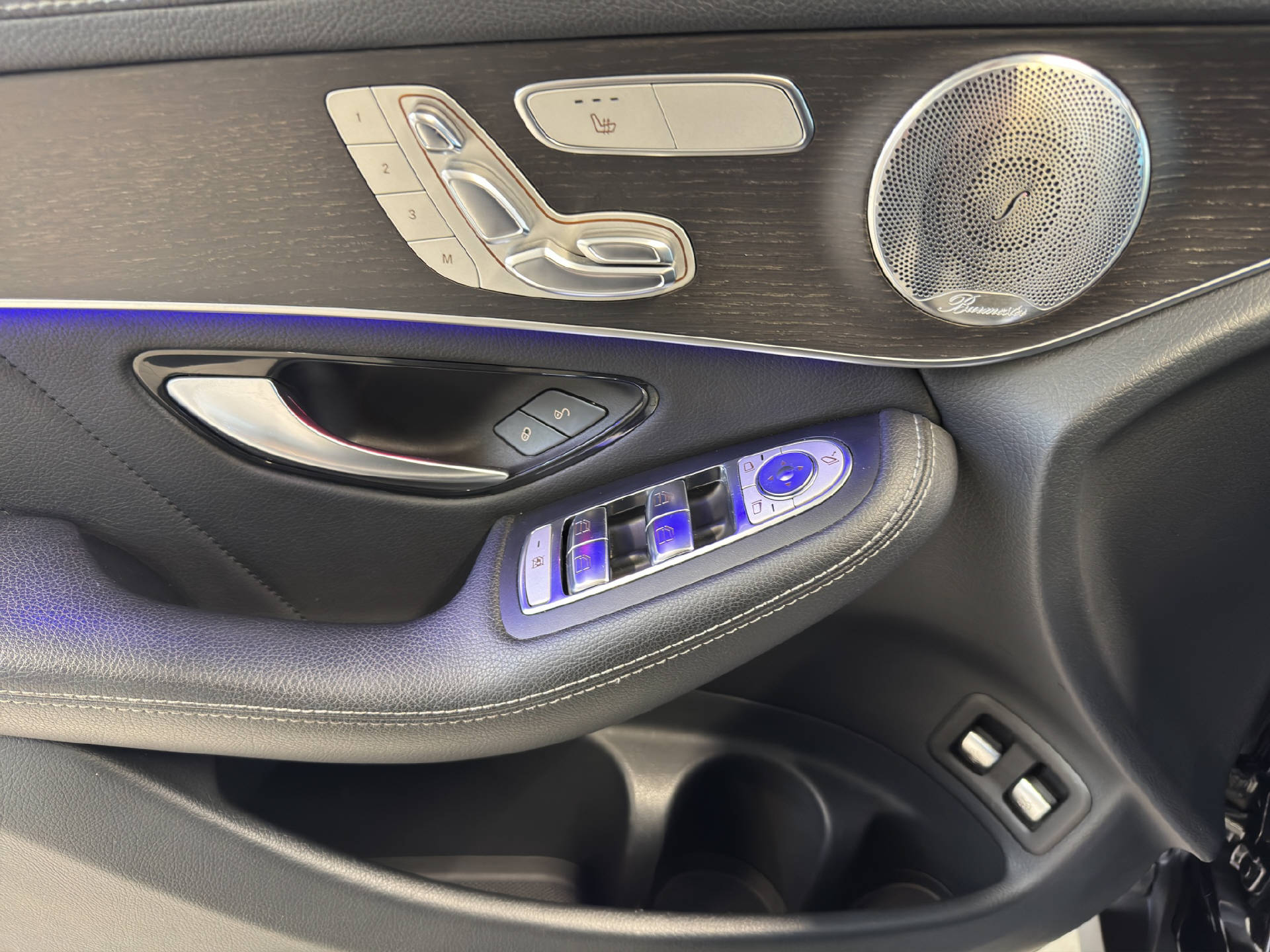 MERCEDES-BENZ GLC 220 d AMG Line 4MATIC-image-12