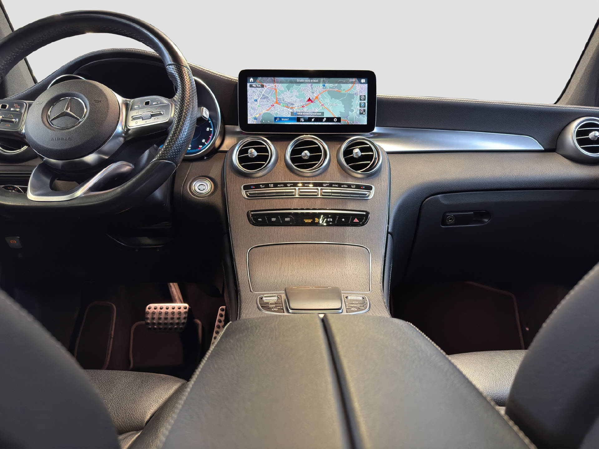MERCEDES-BENZ GLC 220 d AMG Line 4MATIC-image-9