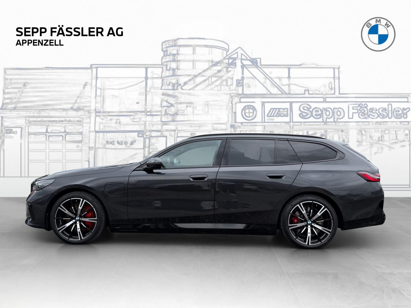 BMW 550e xDrive Touring M Sport Pro-showroom-element-1