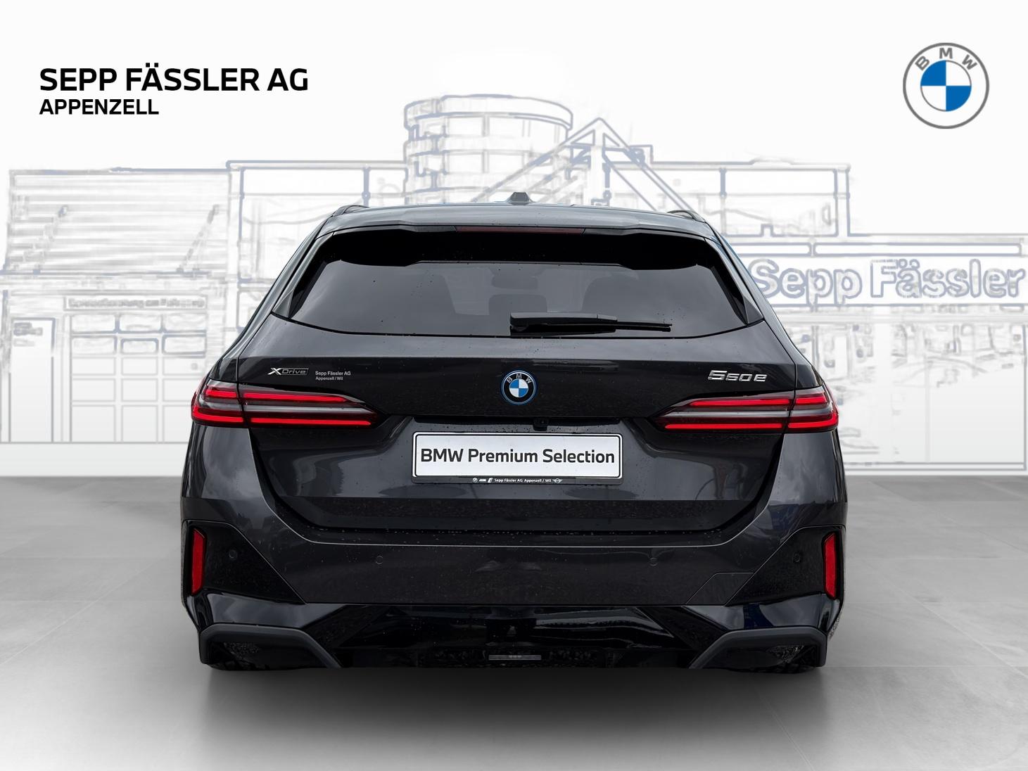 BMW 550e xDrive Touring M Sport Pro-showroom-element-3