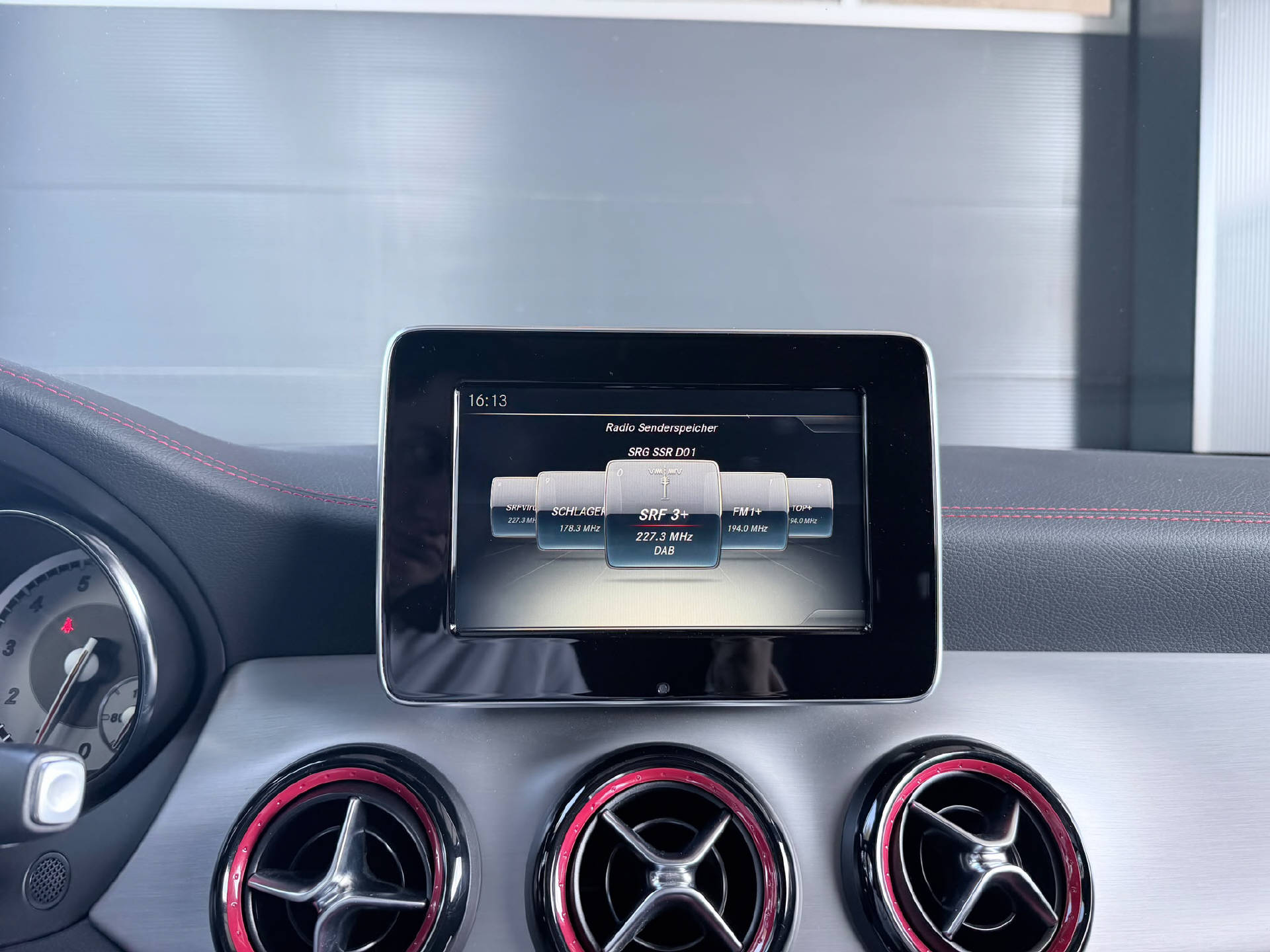 MERCEDES-BENZ CLA 250 Sport 4m Shooting Brake-image-14