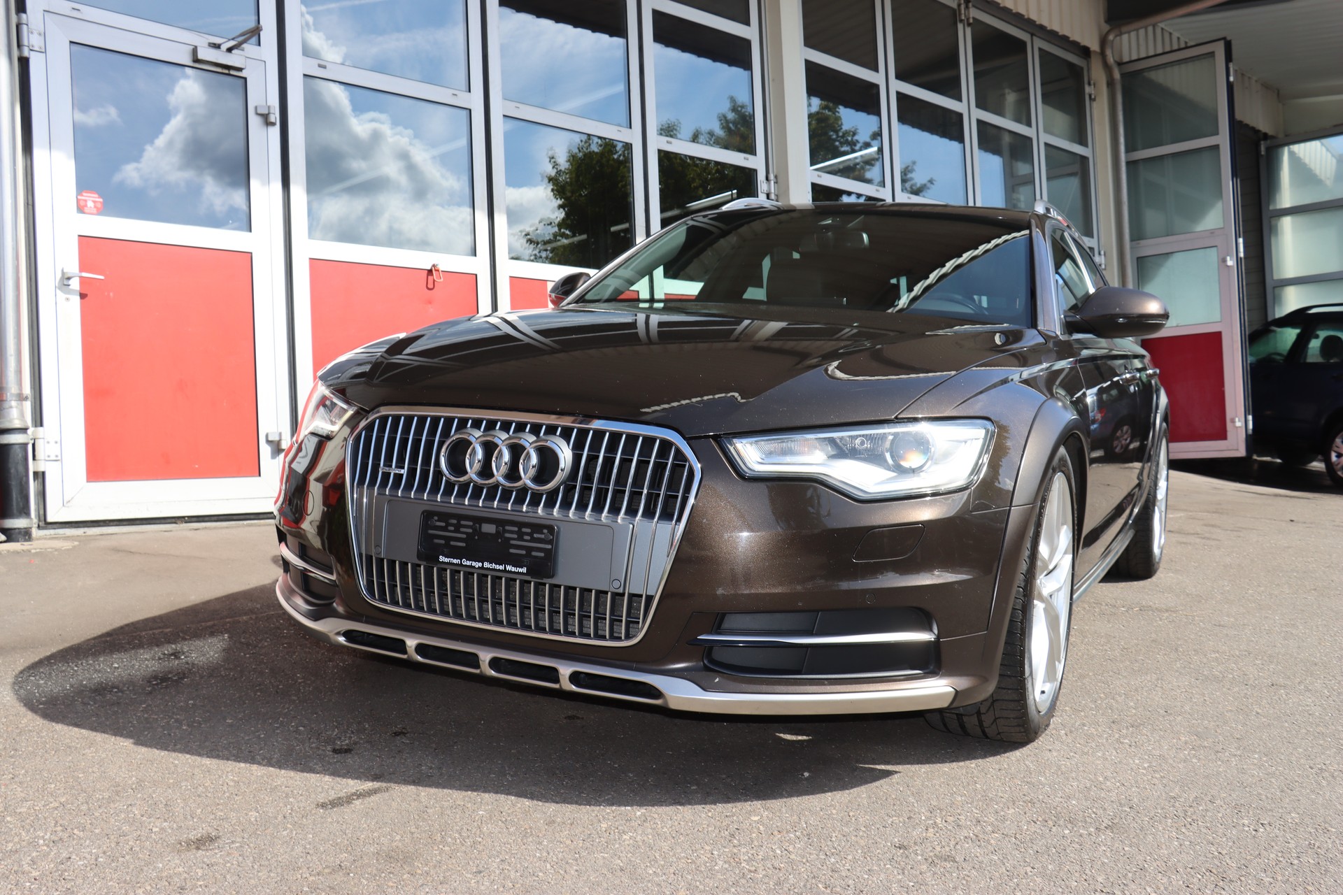 AUDI A6 allroad 3.0 TDI V6 quattro S-tronic-image-1