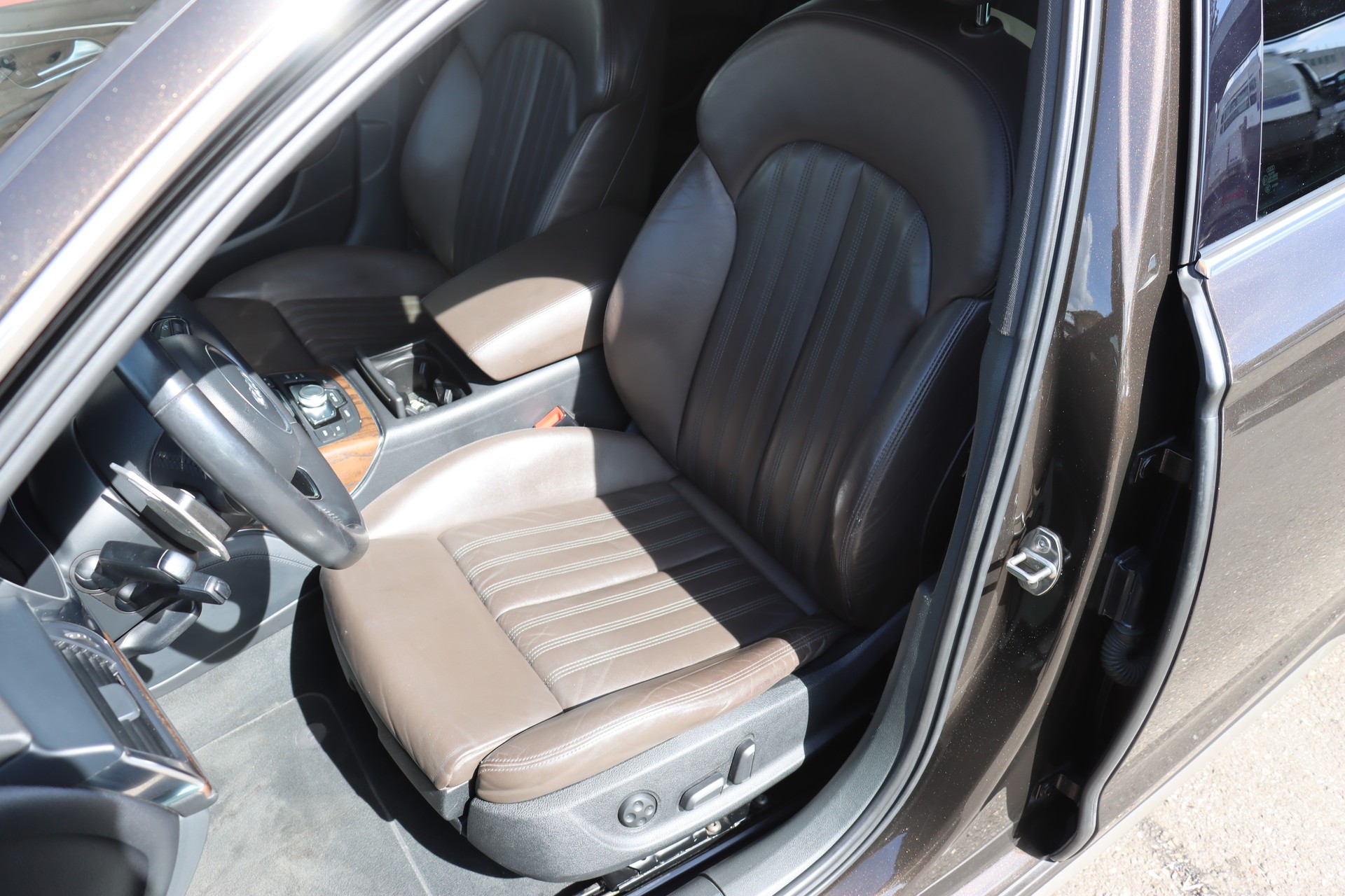 AUDI A6 allroad 3.0 TDI V6 quattro S-tronic-image-12