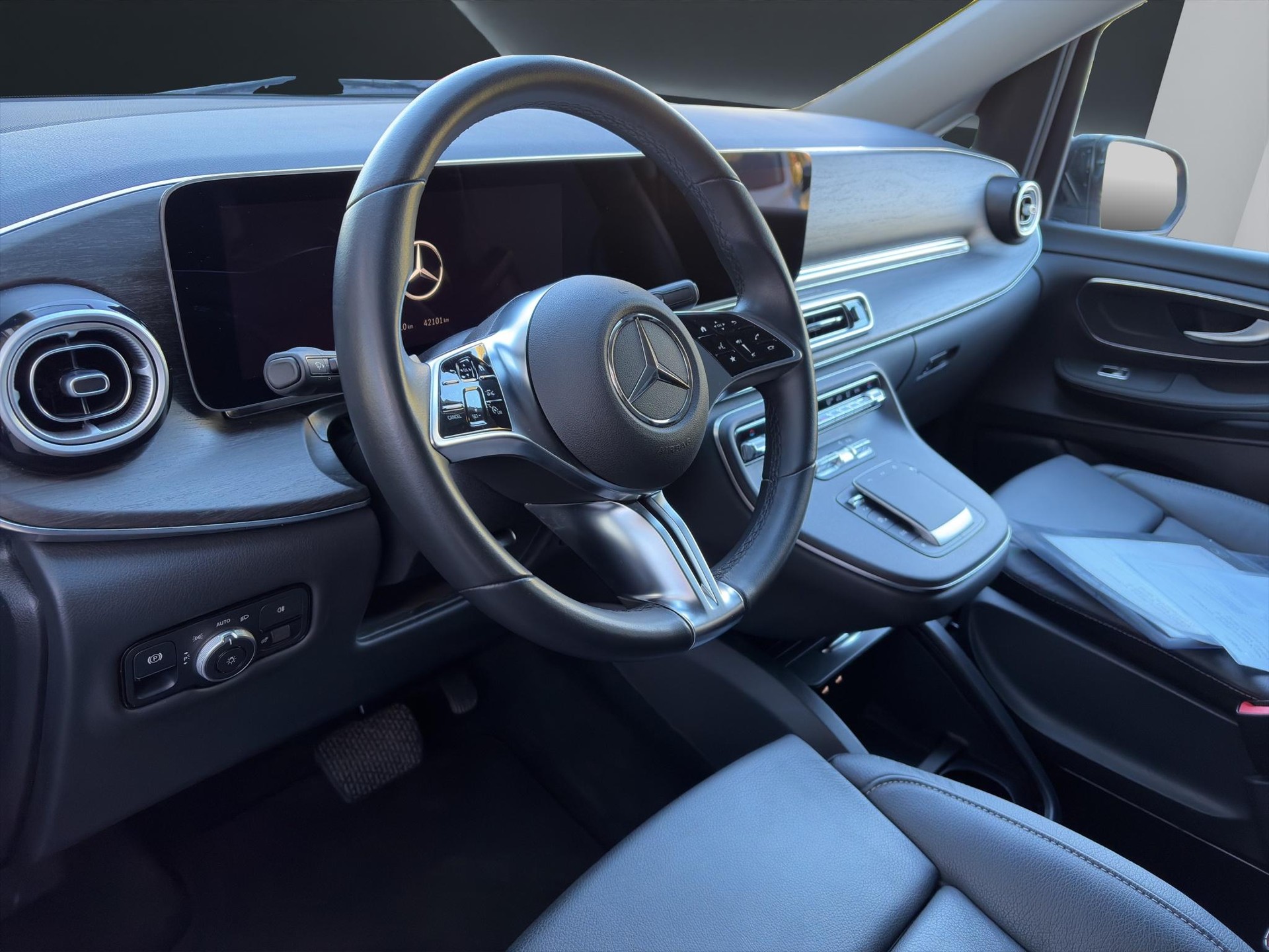 MERCEDES-BENZ V-Klasse V447 Van V 250 d Avantgarde lang-image-7