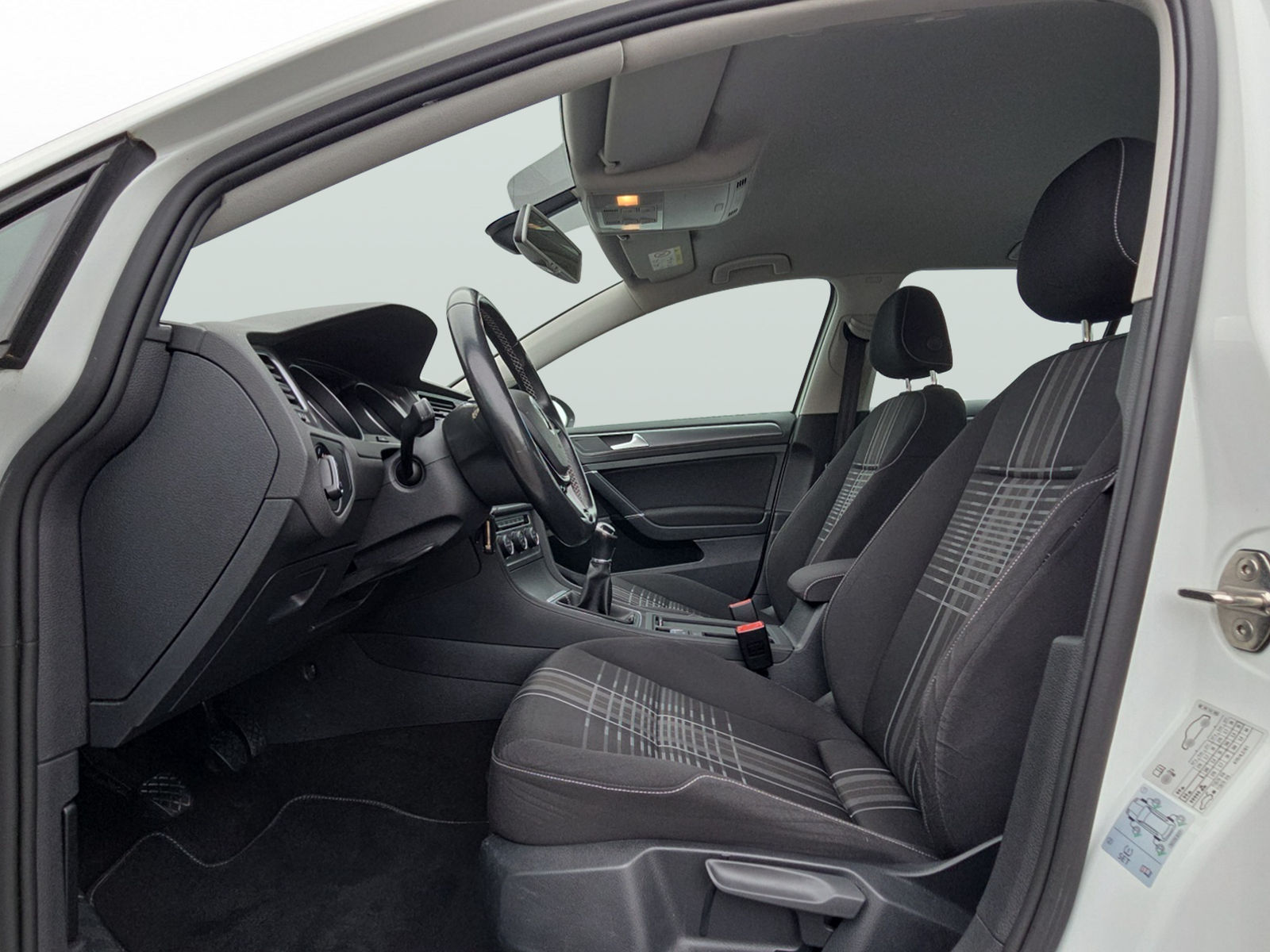 VW Golf 2.0 TDI Lounge 4Motion-image-6