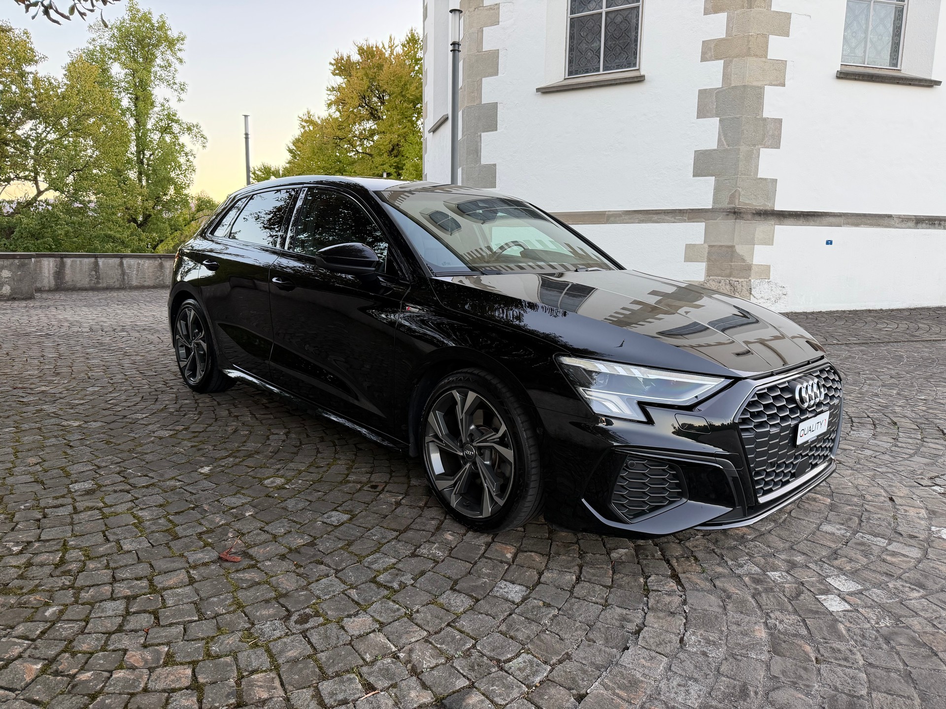 AUDI A3 Sportback 35 TDI S line S-tronic-image-2