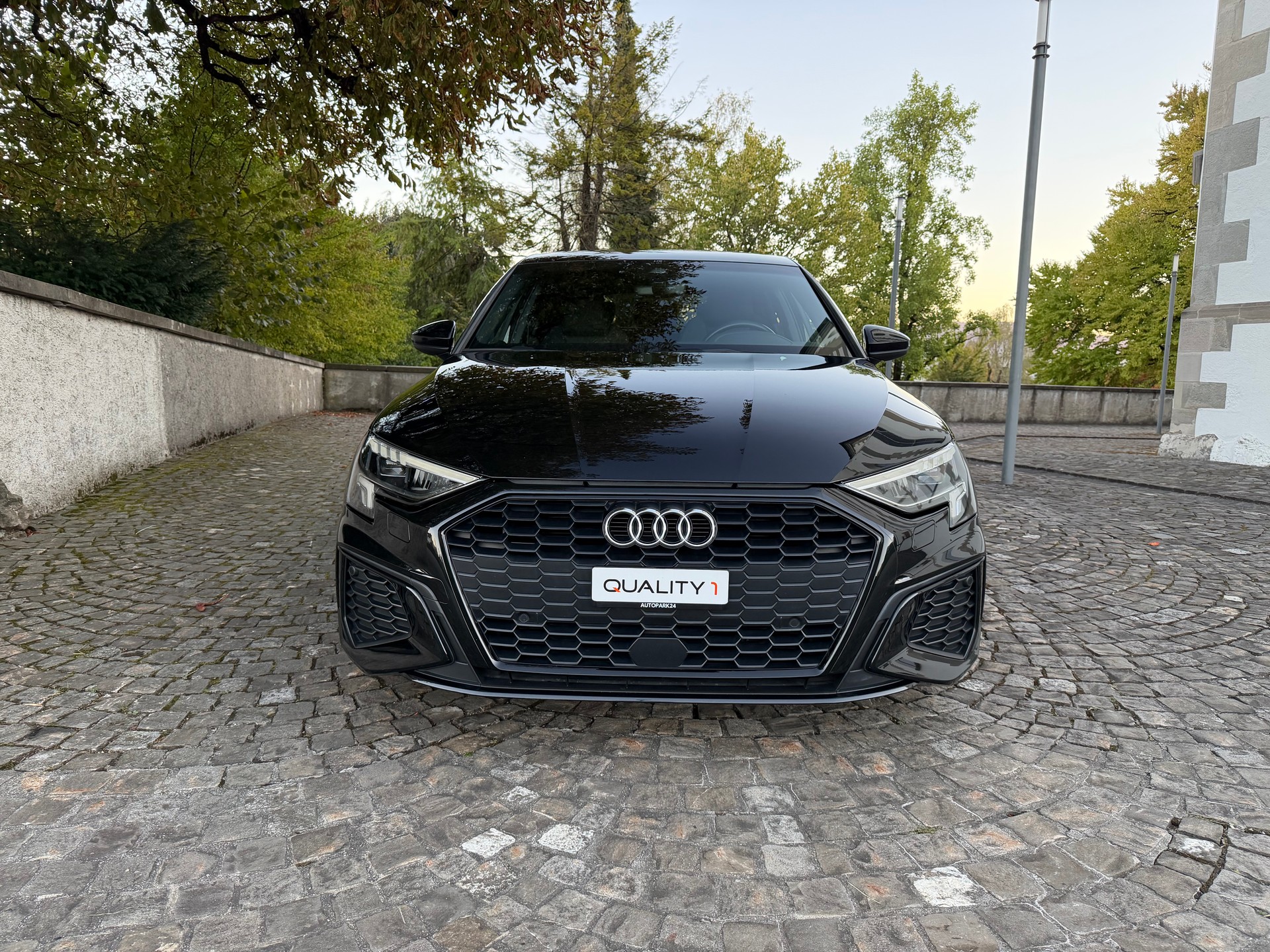 AUDI A3 Sportback 35 TDI S line S-tronic-image-1