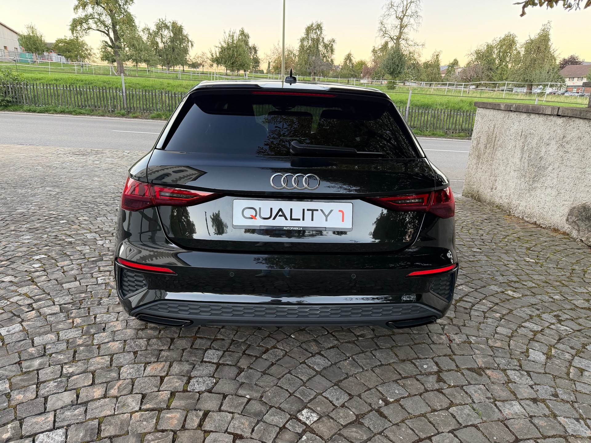 AUDI A3 Sportback 35 TDI S line S-tronic-image-4