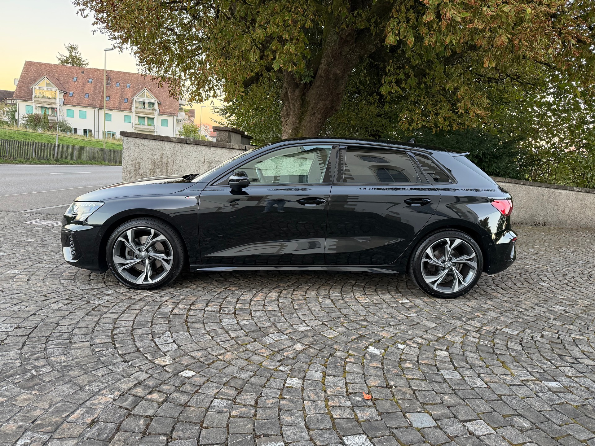 AUDI A3 Sportback 35 TDI S line S-tronic-image-6