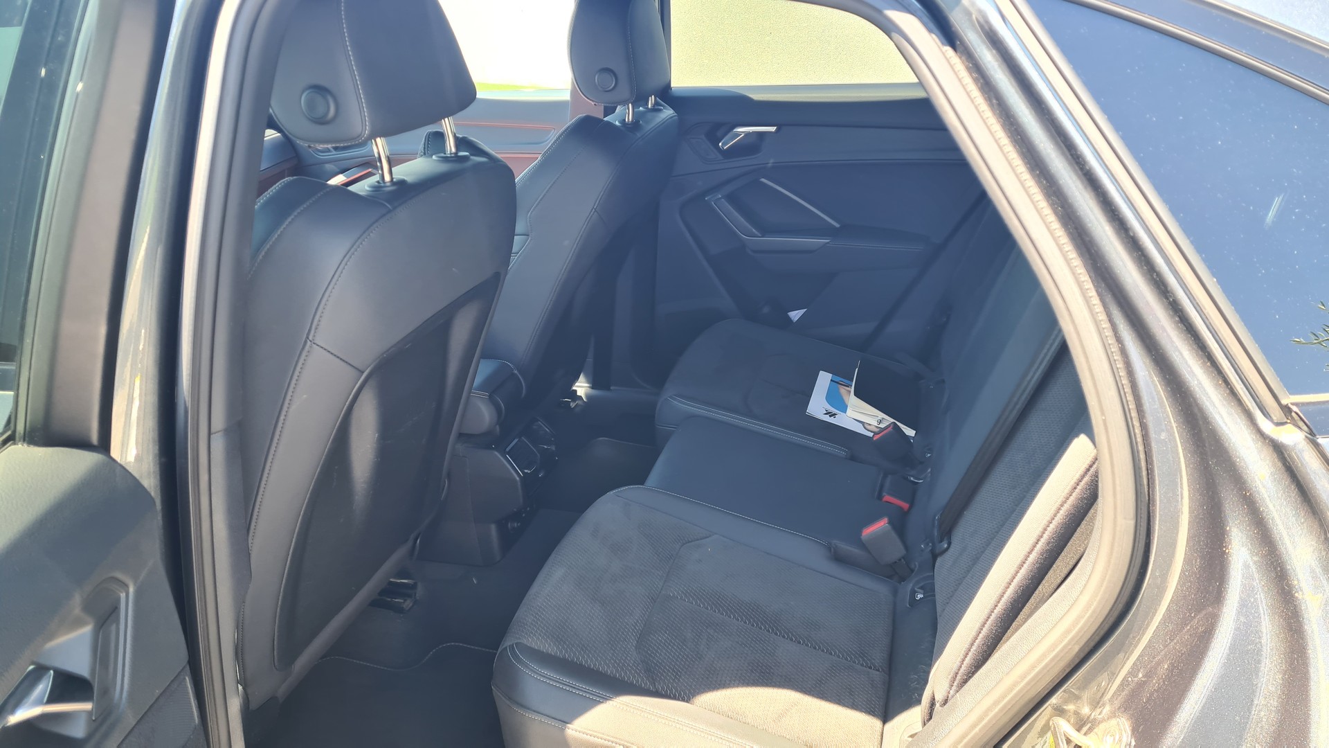 AUDI 2.0 40 TDI S line quattro S-Tronic-image-4