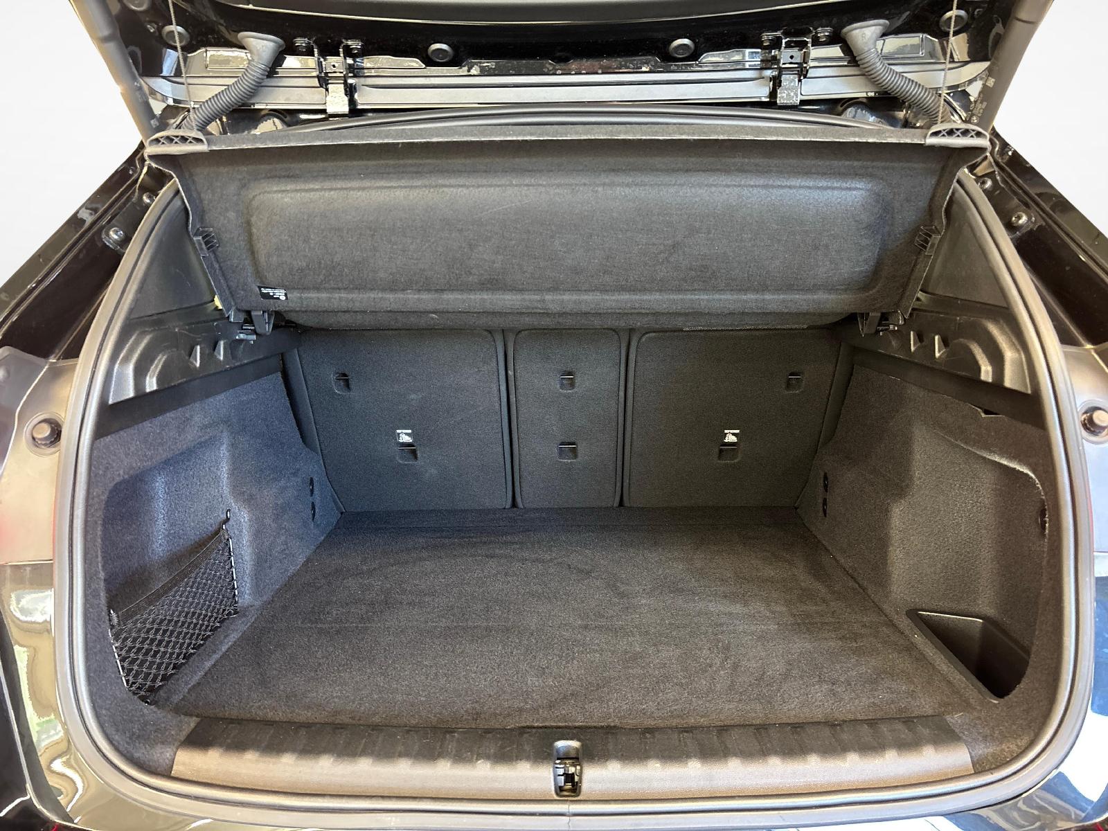 BMW X1 U11 18i sDrive-image-16