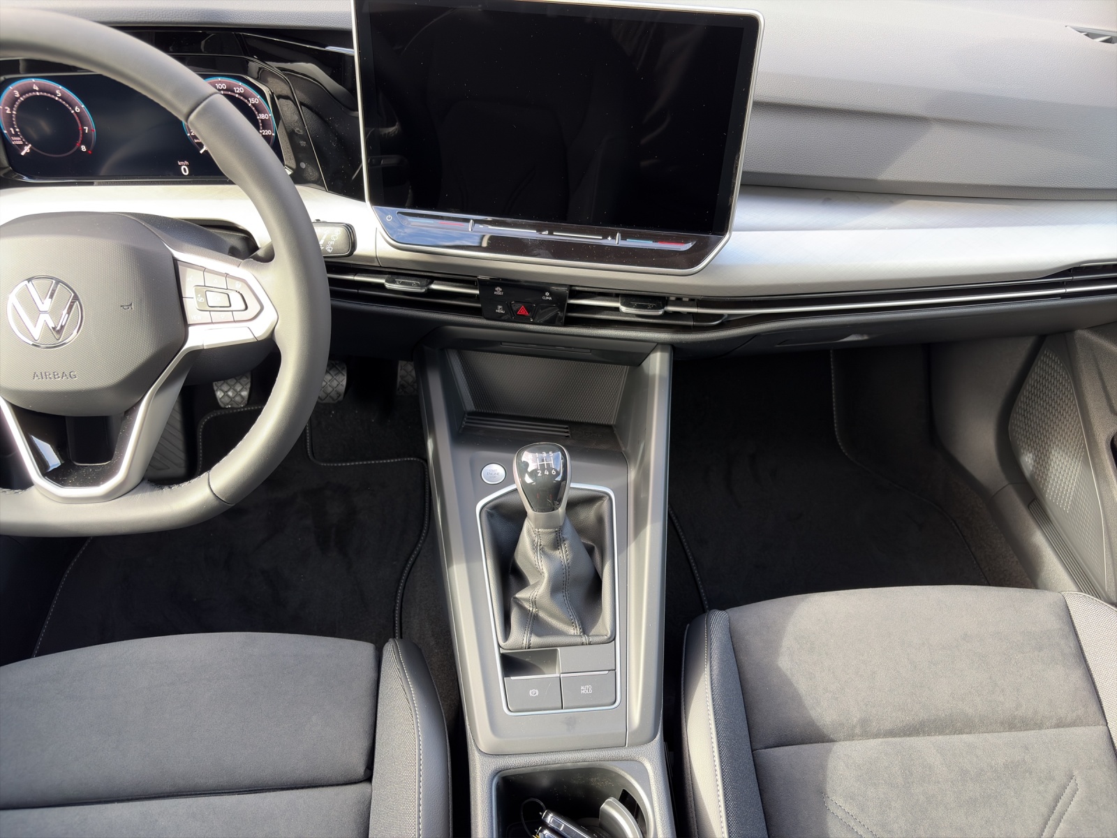 VW Golf 1.5 TSI Basis-image-11