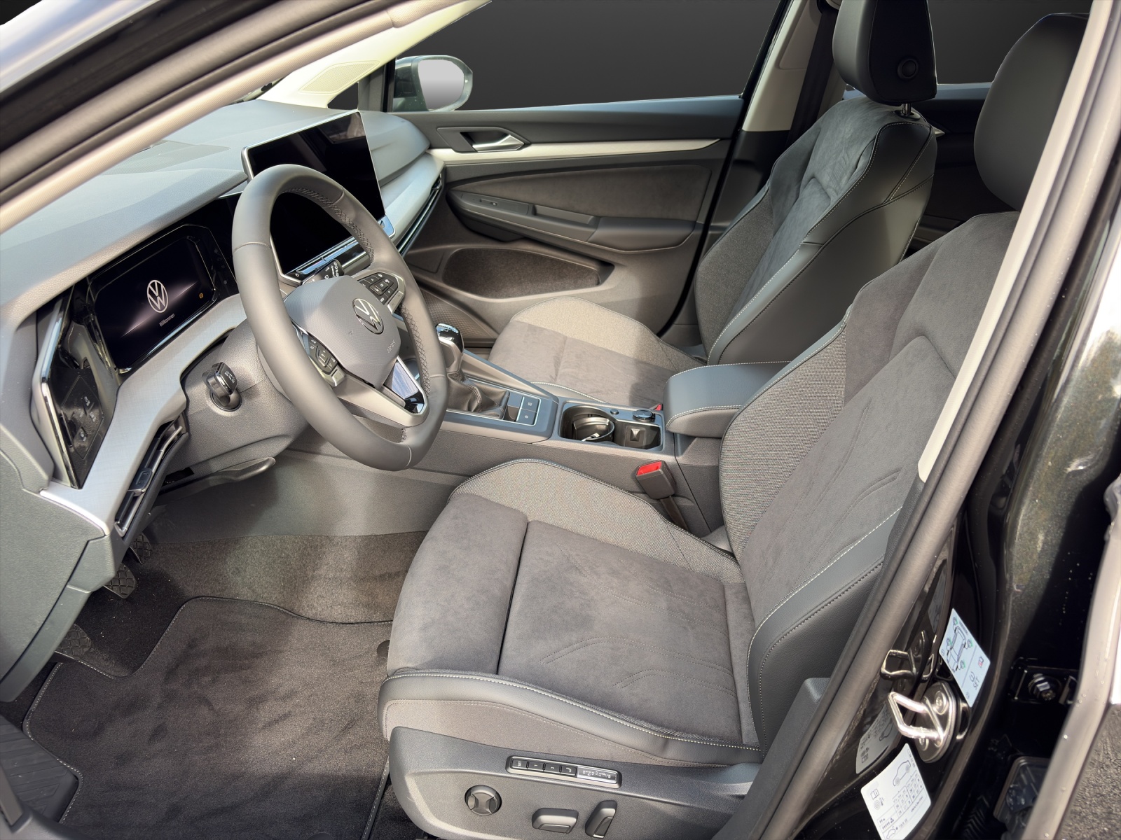 VW Golf 1.5 TSI Basis-image-7