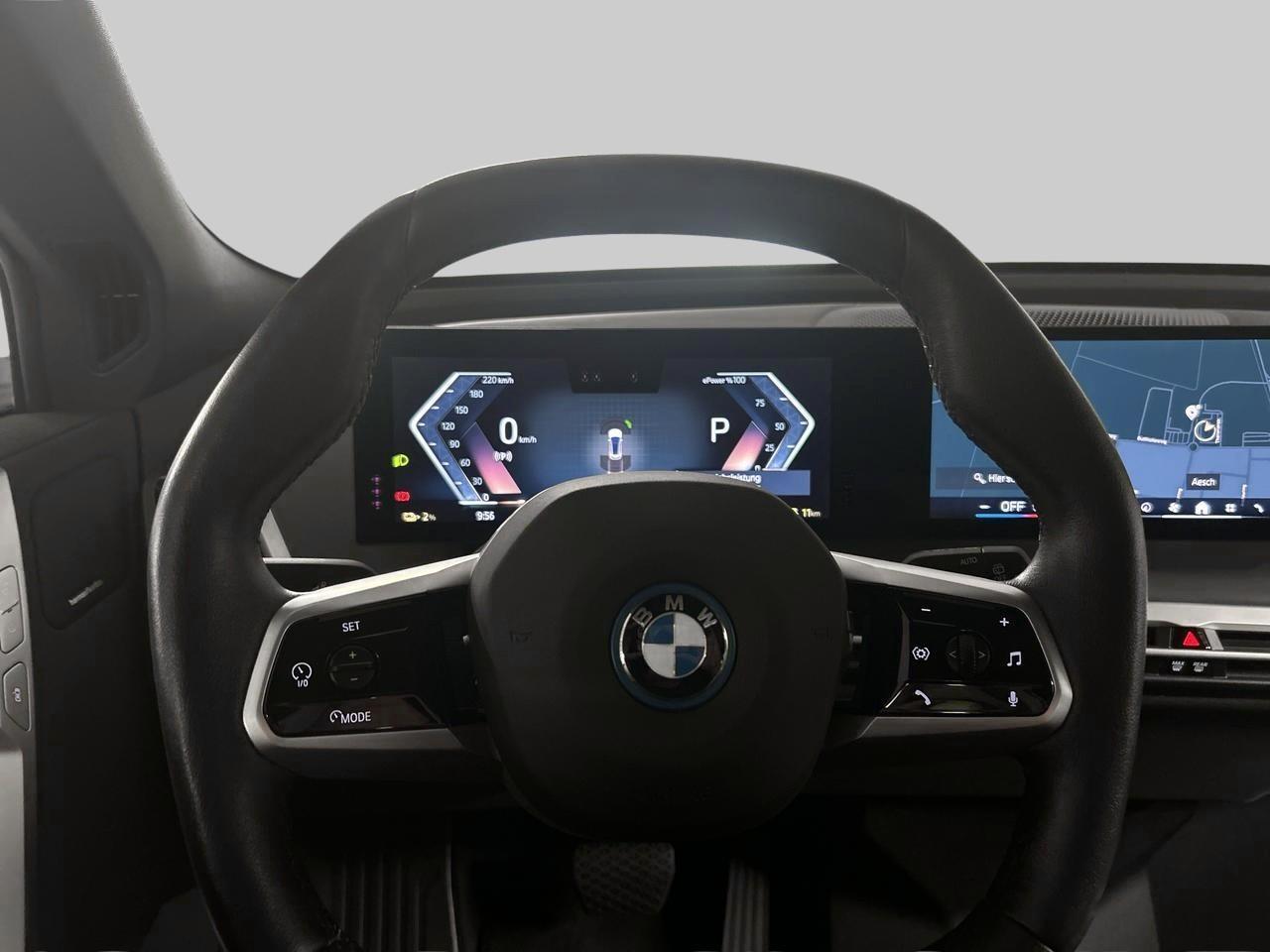 BMW iX xDrive40 SPORTPAKET AHK-image-17