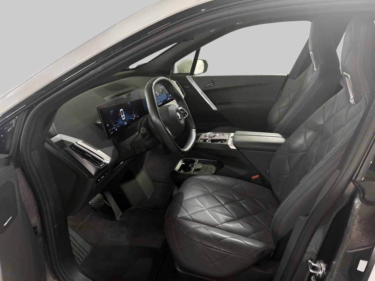 BMW iX xDrive40 SPORTPAKET AHK-image-14