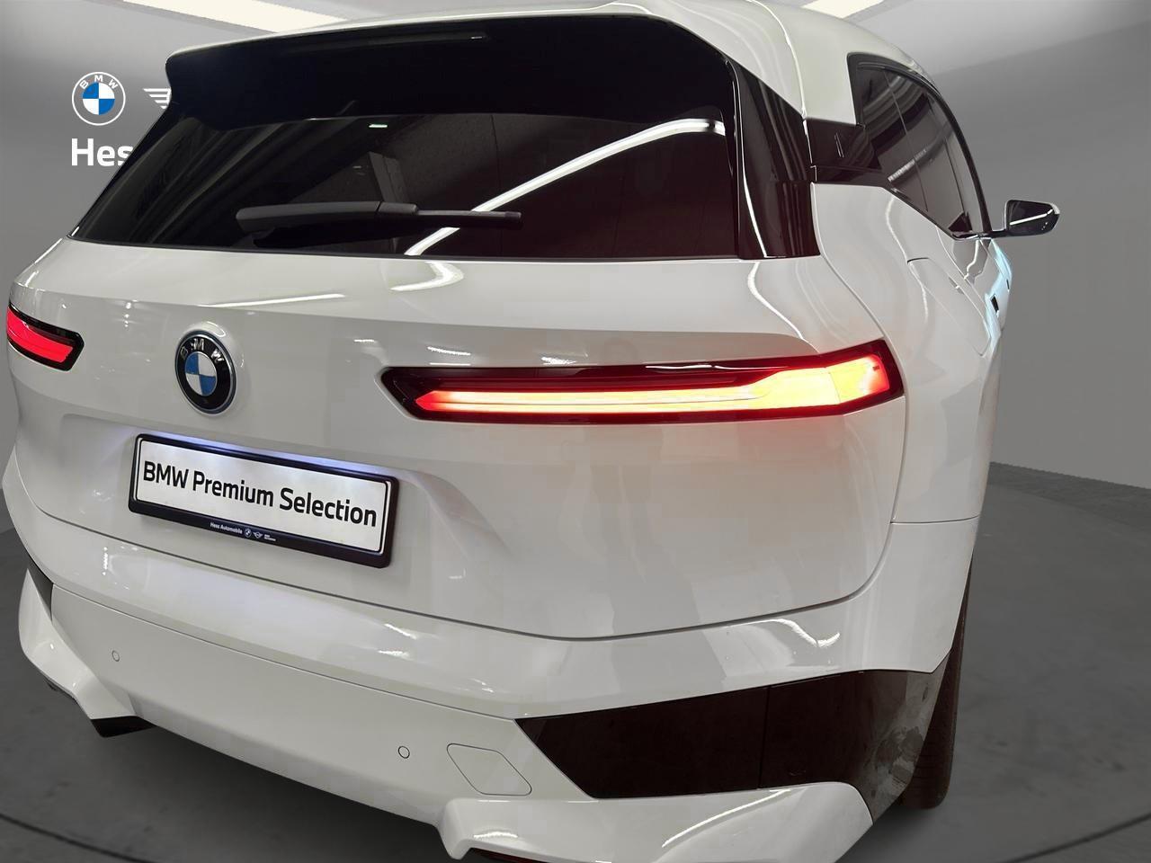 BMW iX xDrive40 SPORTPAKET AHK-image-12