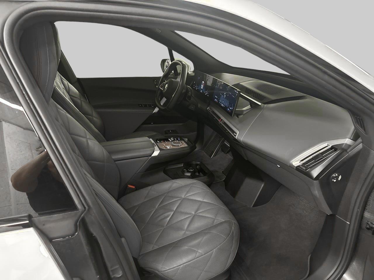 BMW iX xDrive40 SPORTPAKET AHK-image-13