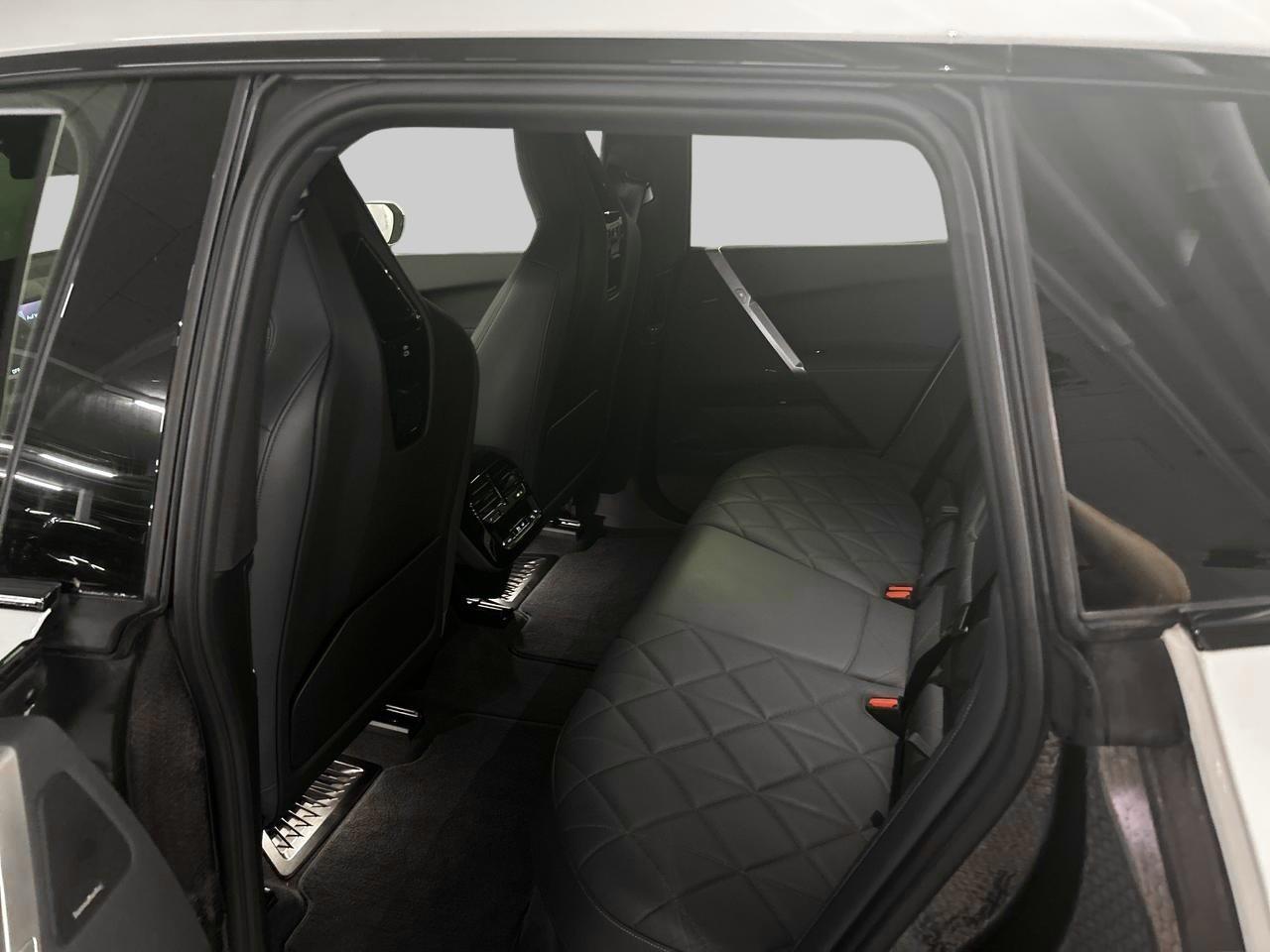 BMW iX xDrive40 SPORTPAKET AHK-image-15