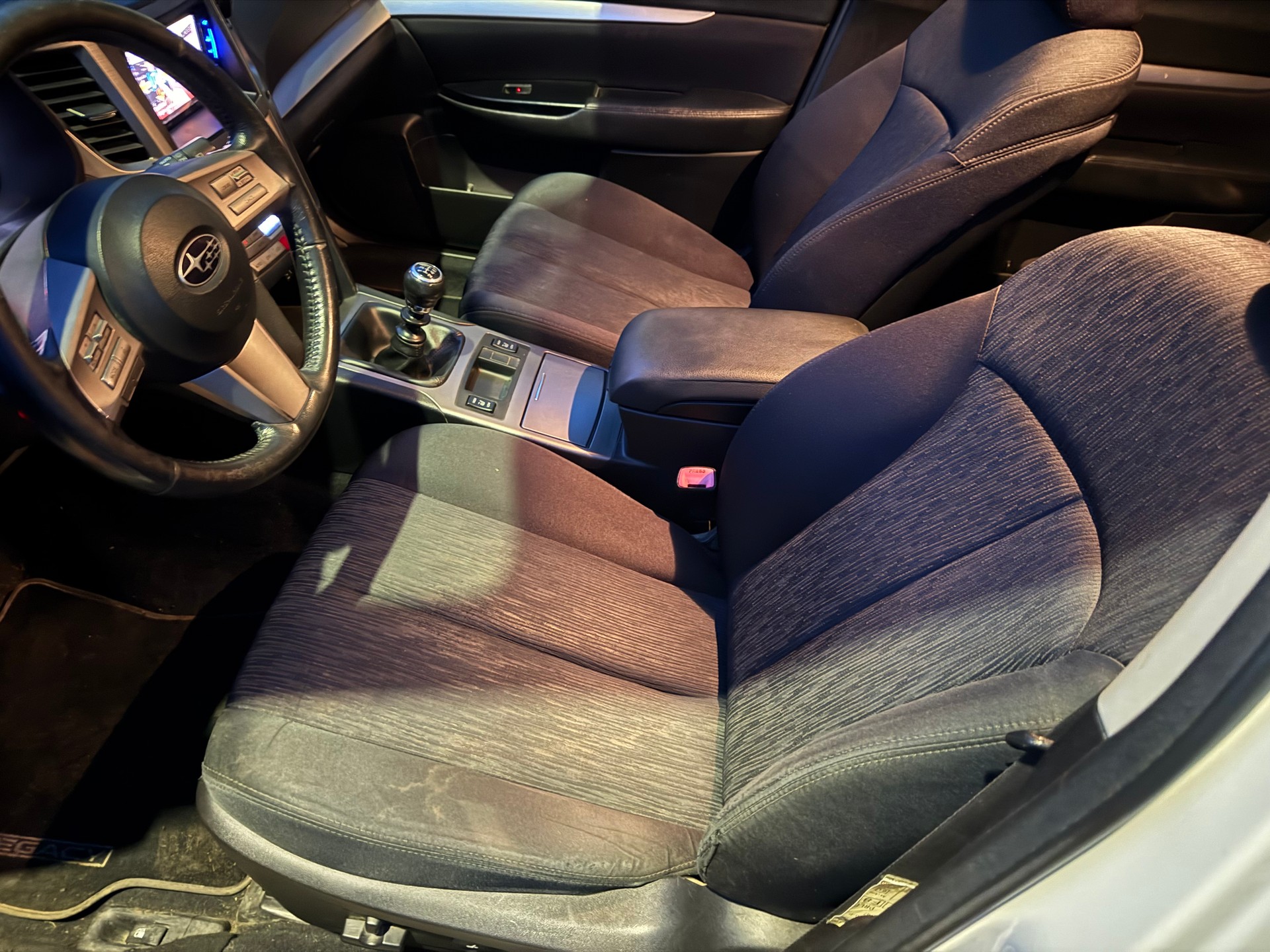 SUBARU Legacy 2.0i Swiss AWD-image-4