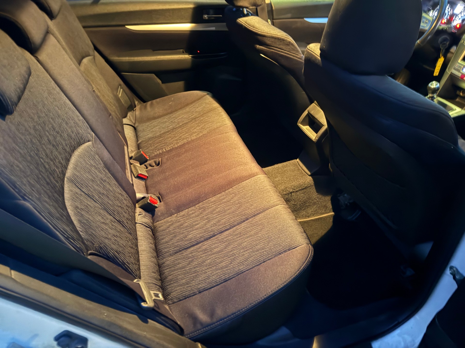 SUBARU Legacy 2.0i Swiss AWD-image-6