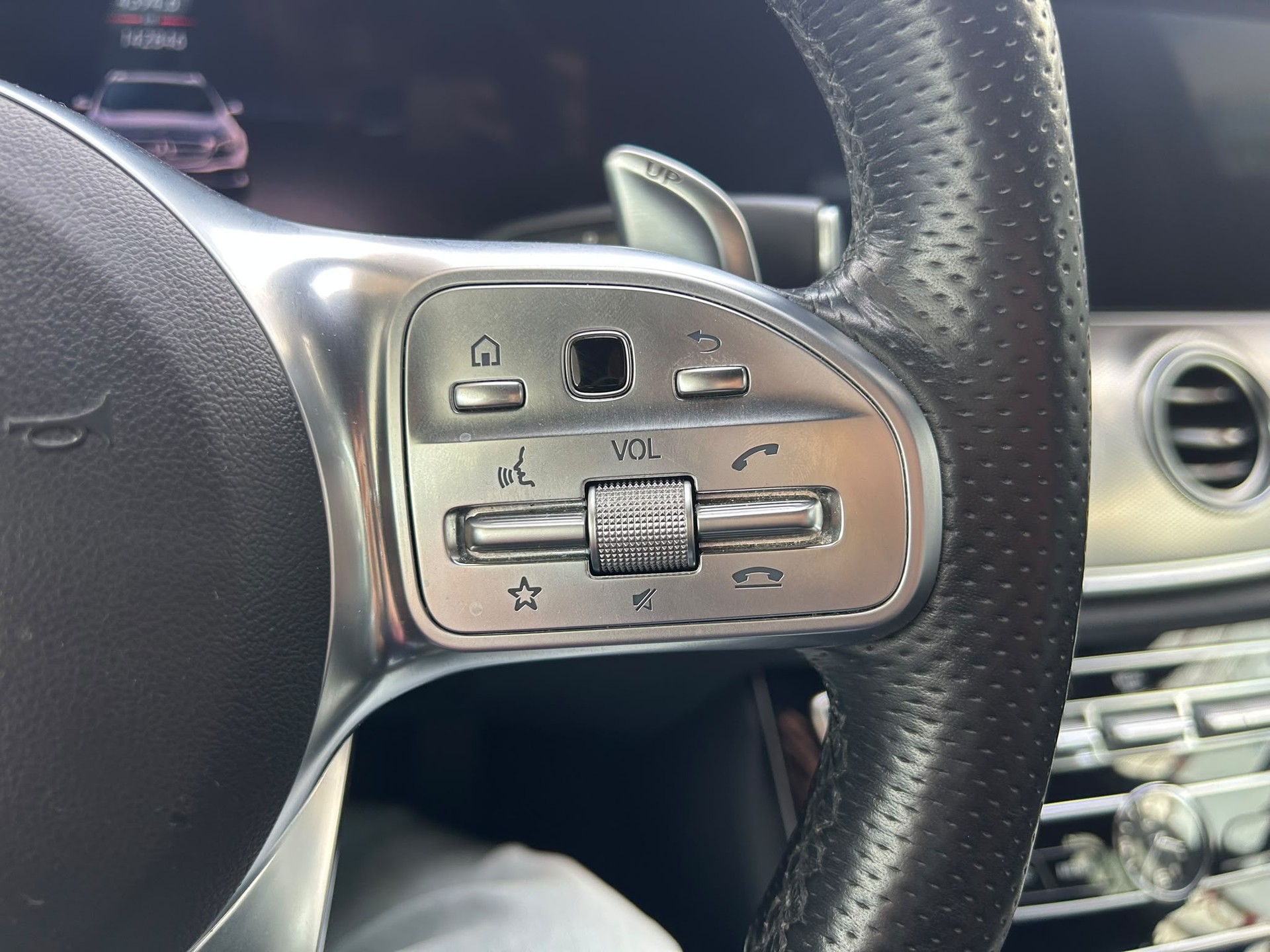 MERCEDES-BENZ E 53 AMG 4Matic 9G-Tronic-image-11