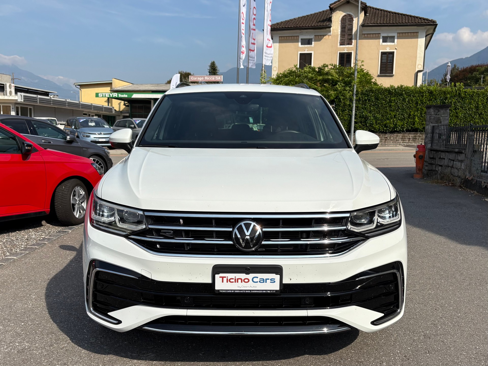 VW Tiguan 2.0 TDI SCR R-Line 4Motion DSG-image-4