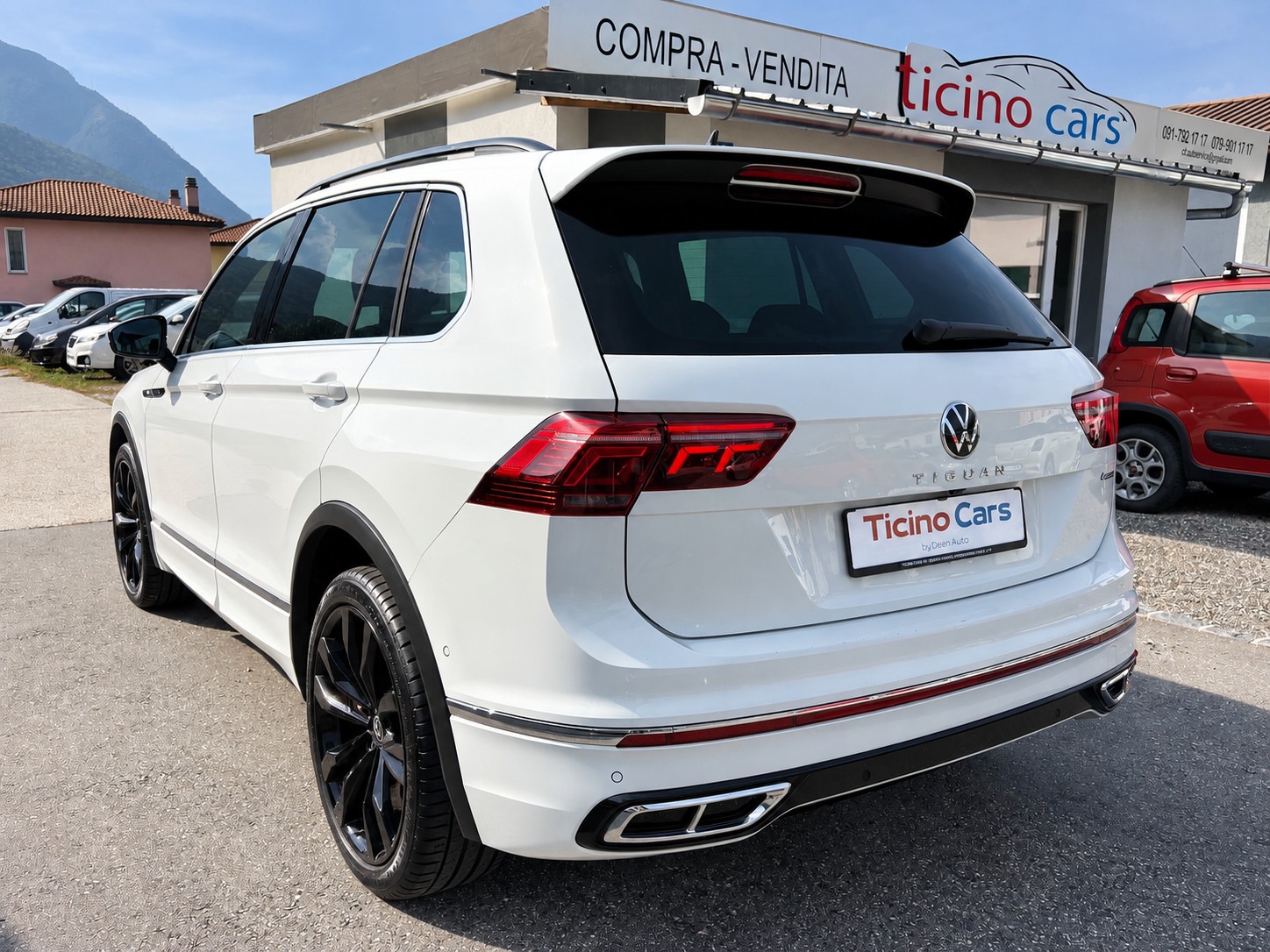 VW Tiguan 2.0 TDI SCR R-Line 4Motion DSG-image-2