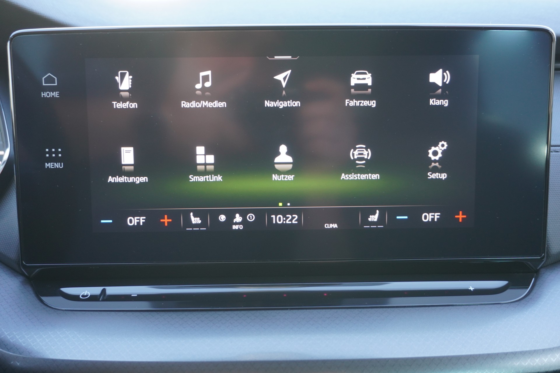SKODA Octavia Combi 2.0 TDI DSG Ambition 4x4-image-24