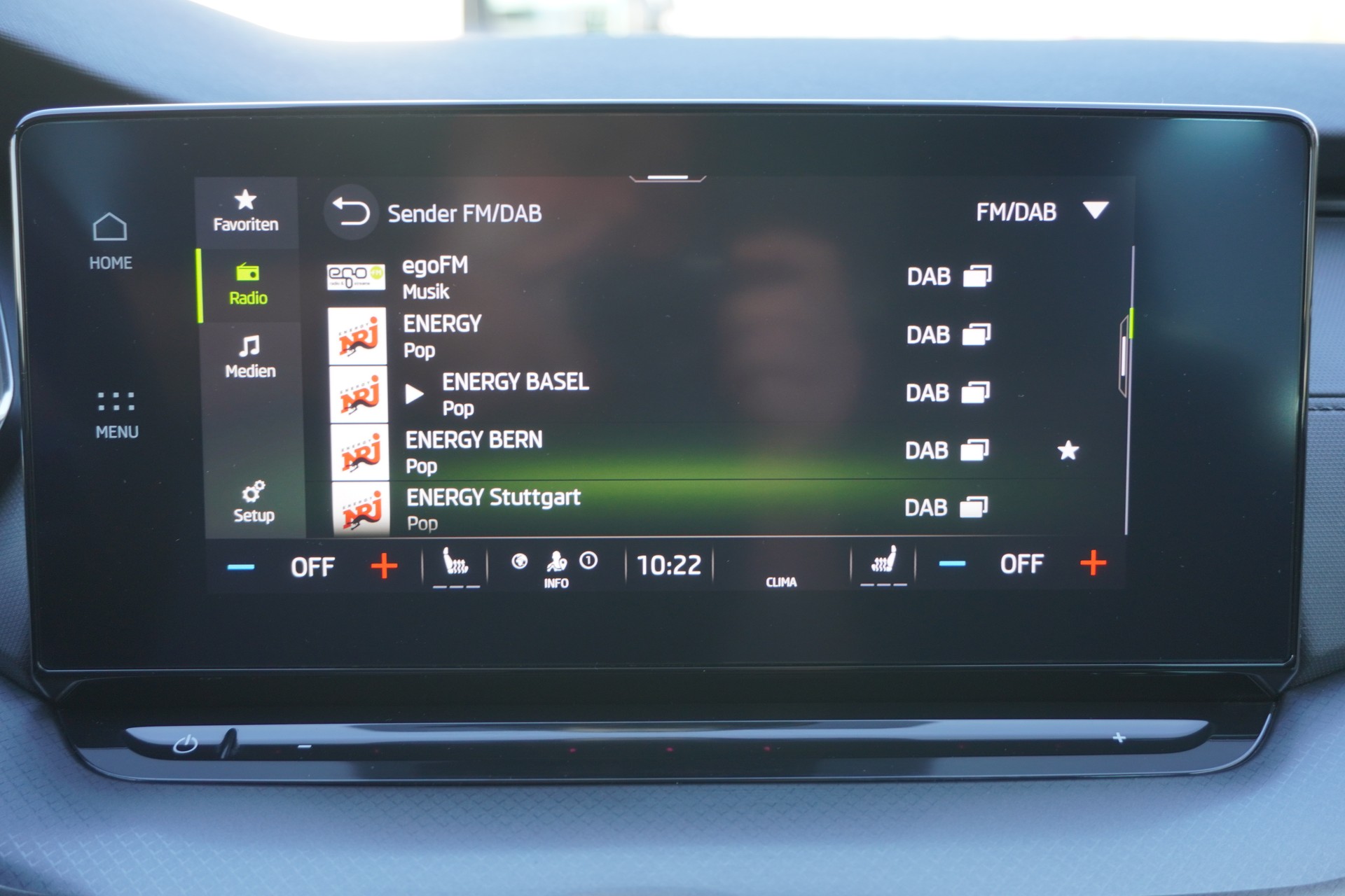 SKODA Octavia Combi 2.0 TDI DSG Ambition 4x4-image-27