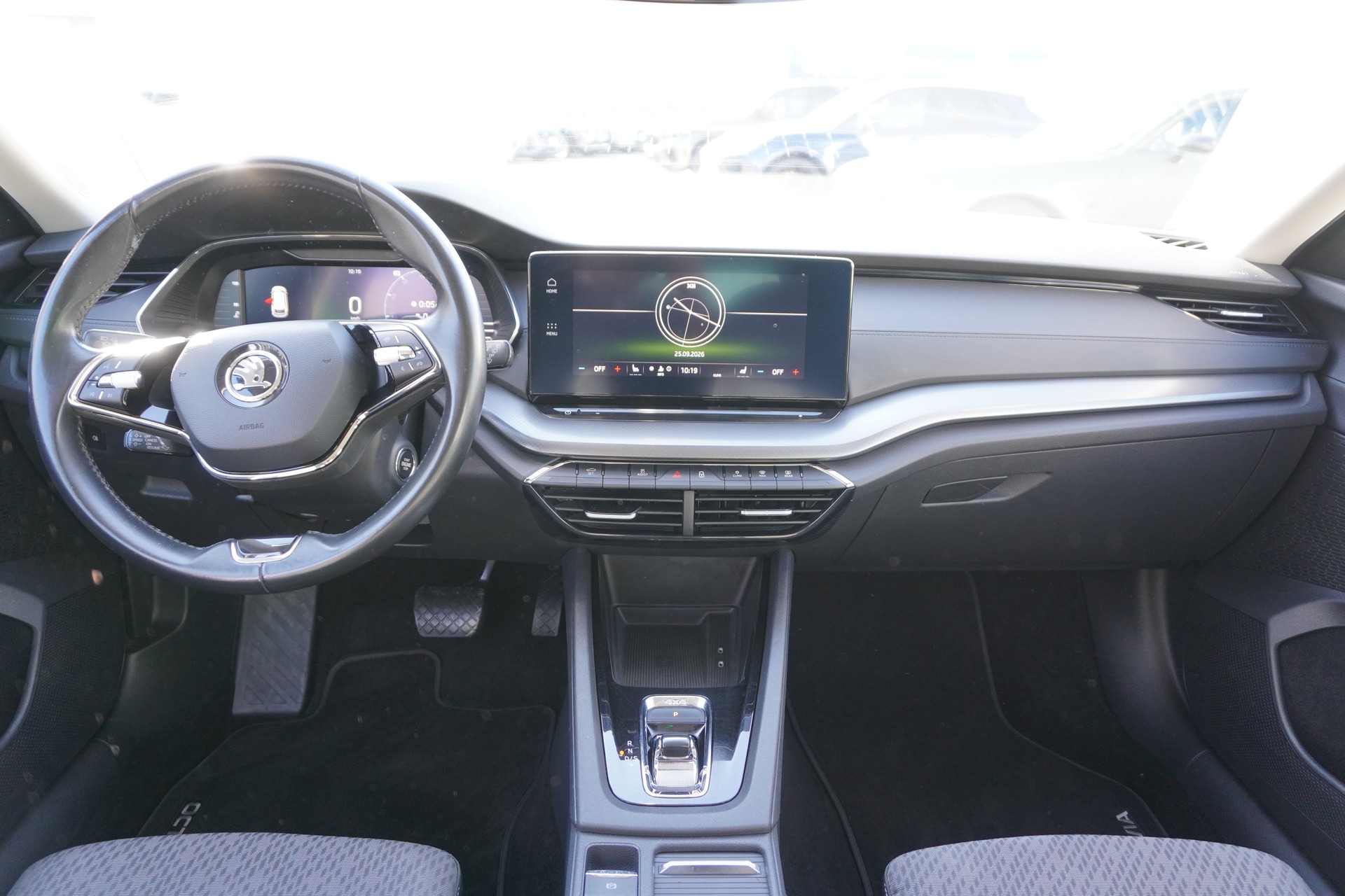 SKODA Octavia Combi 2.0 TDI DSG Ambition 4x4-image-13