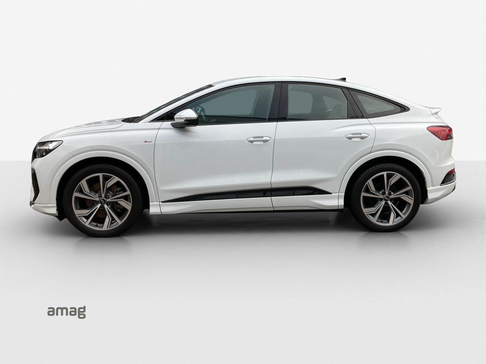 AUDI Q4 Sportback e-tron 50 quattro-image-1