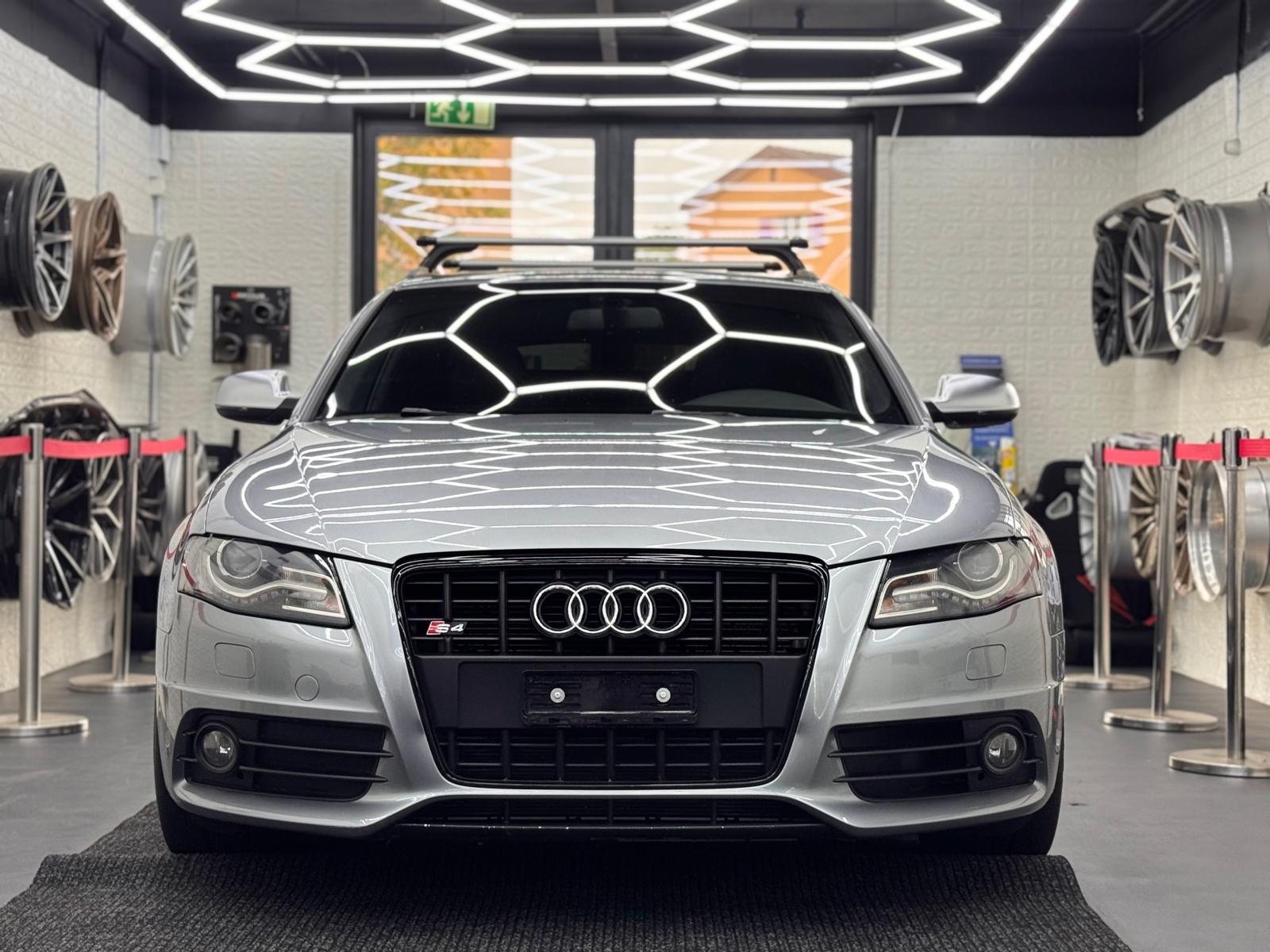AUDI S4 Avant 3.0 TFSI quattro-image-1