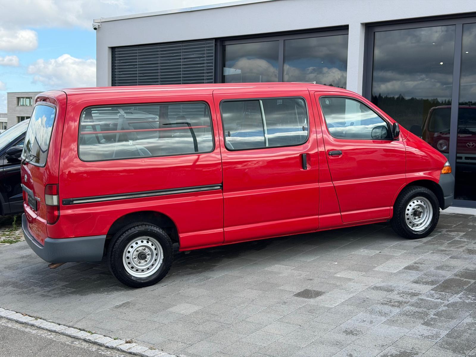 TOYOTA HIACE LWB 2.7 4T. 9 Plätzer-image-18