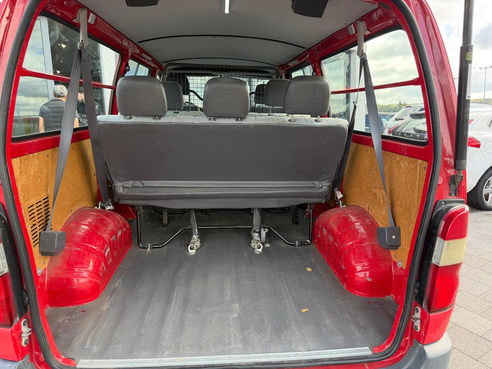 TOYOTA HIACE LWB 2.7 4T. 9 Plätzer-image-15