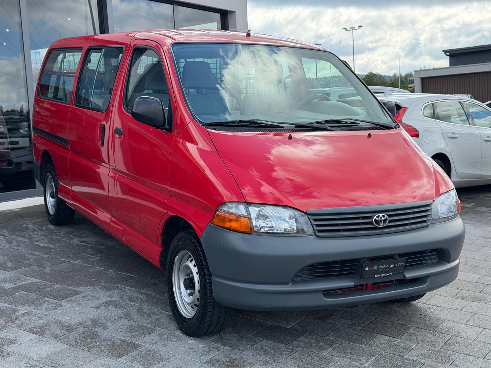 TOYOTA HIACE LWB 2.7 4T. 9 Plätzer-image-1